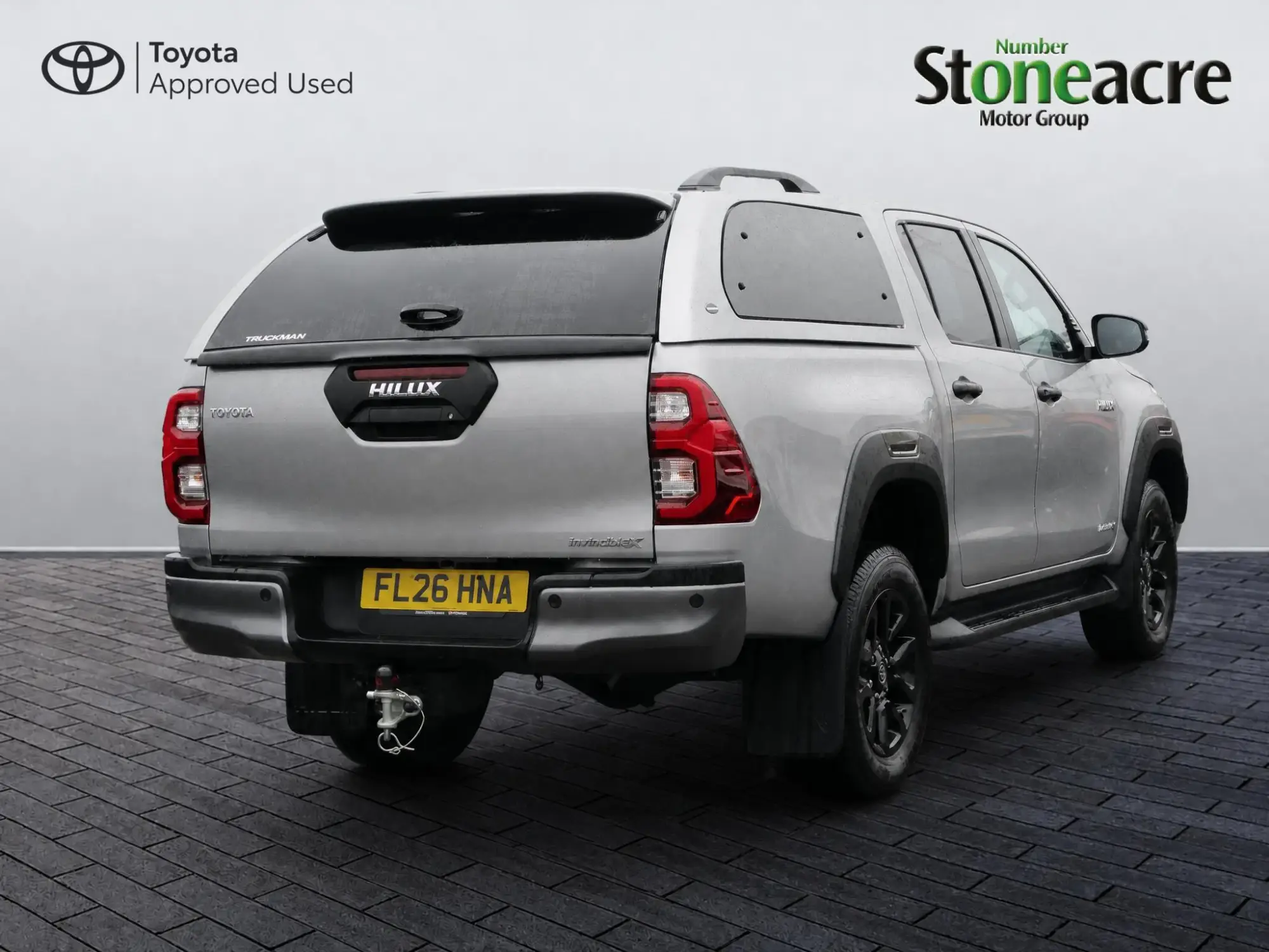Toyota Hilux 2.8 D-4D-h Invincible X Auto 4WD Euro 6 4dr FL26HNA Image 3 Toyota Hilux 2.8 D-4D-h Invincible X Auto 4WD Euro 6 4dr FL26HNA Image 3