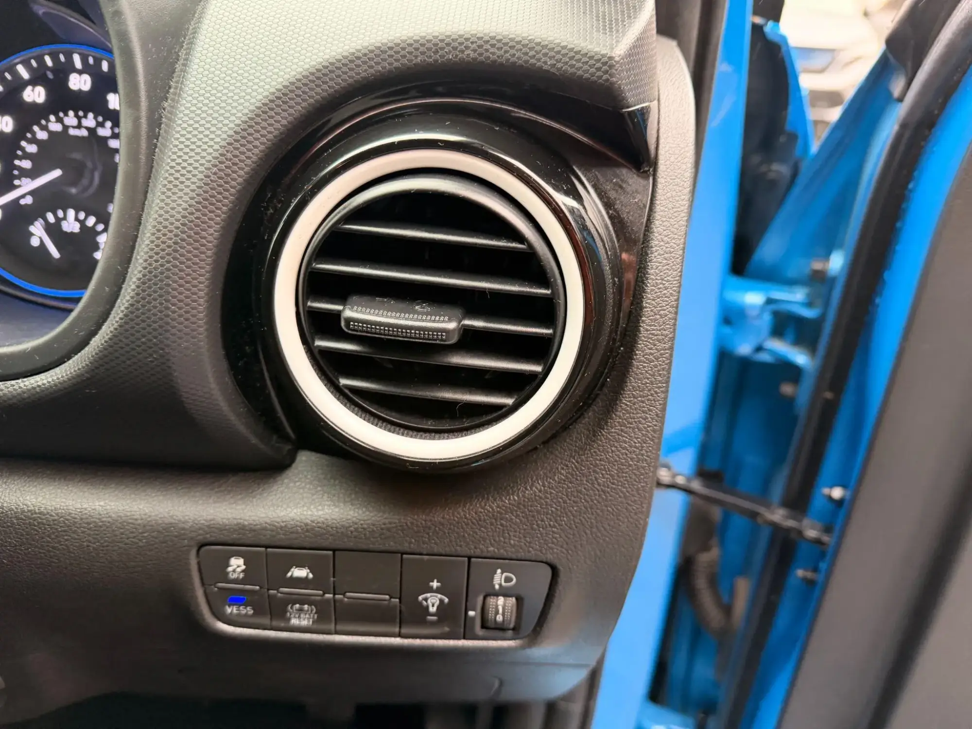 Hyundai KONA Image 18