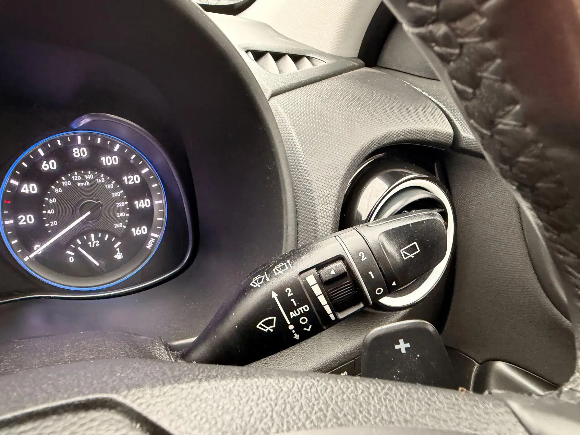 Hyundai KONA Image 22
