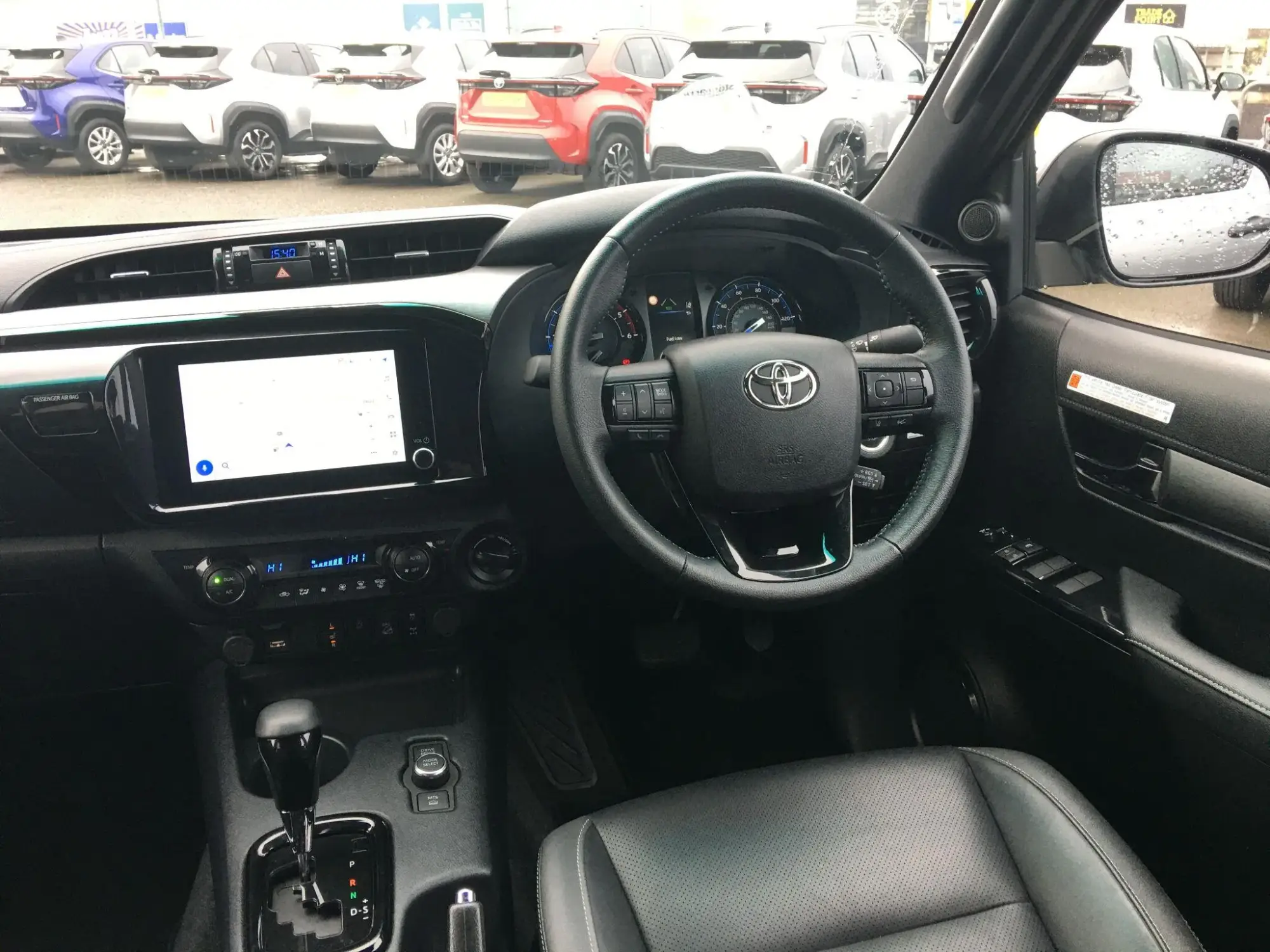 Toyota Hilux Image 12