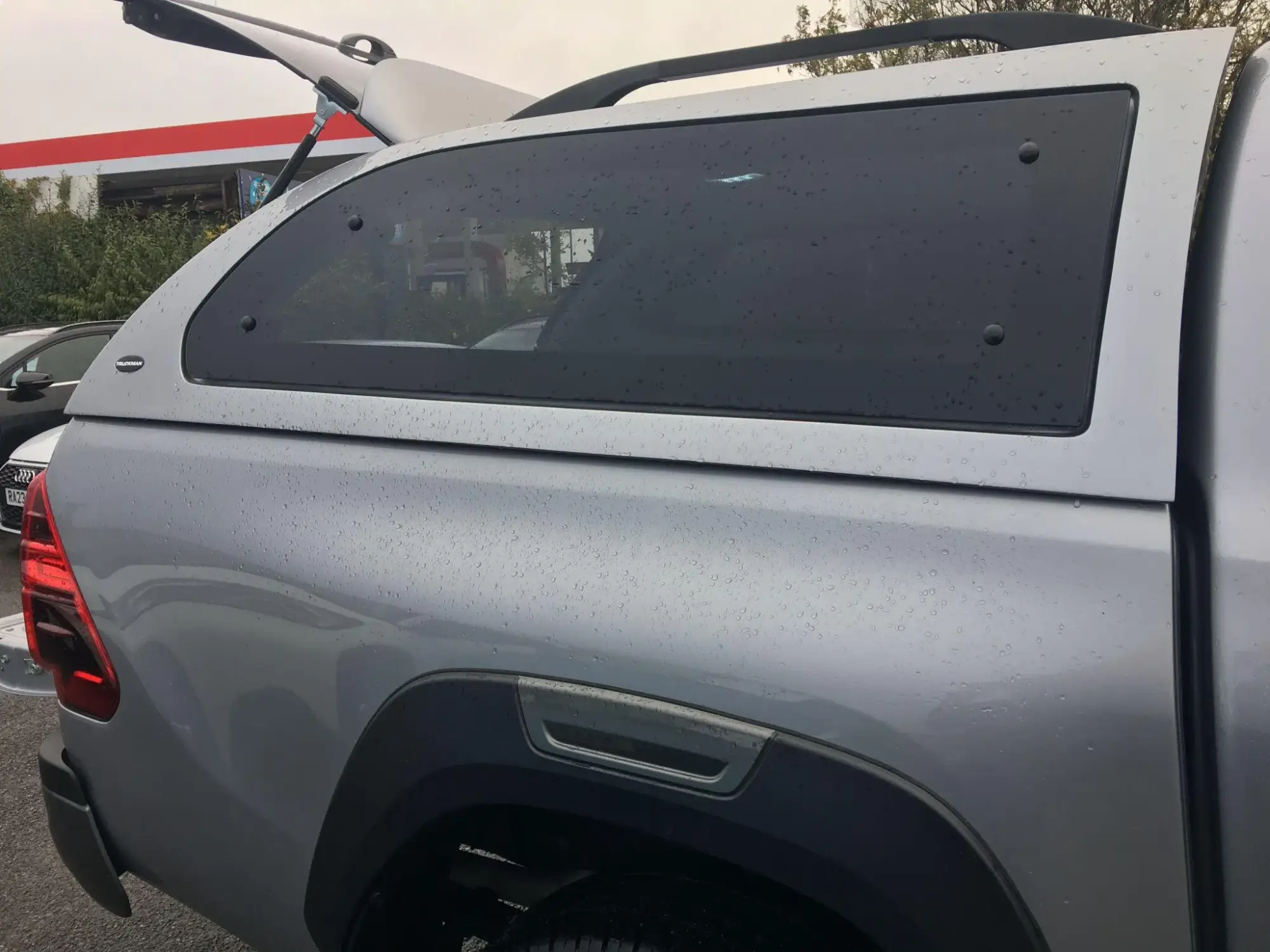 Toyota Hilux Image 32