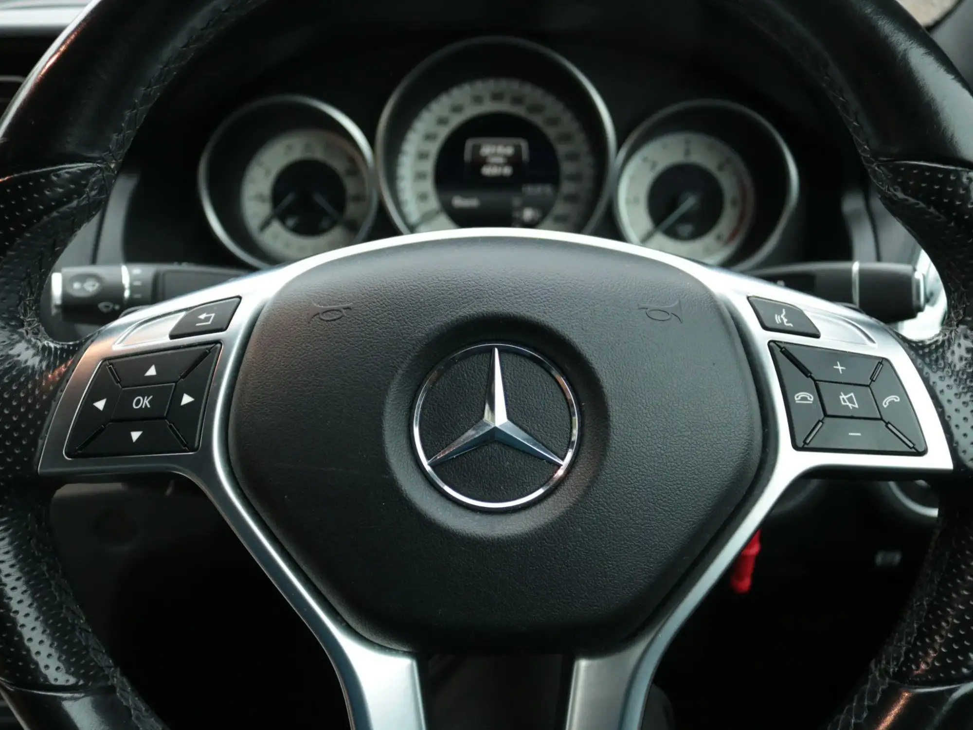 Mercedes-Benz E-Class Image 18 Mercedes-Benz E-Class Image 18