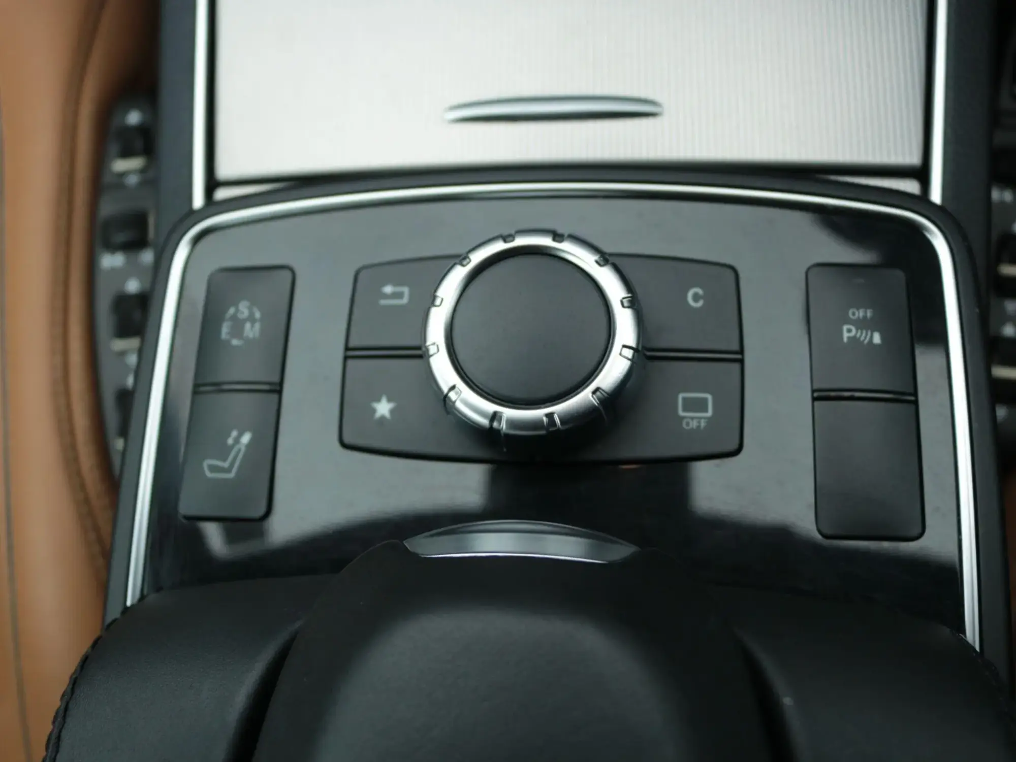 Mercedes-Benz E-Class Image 25 Mercedes-Benz E-Class Image 25