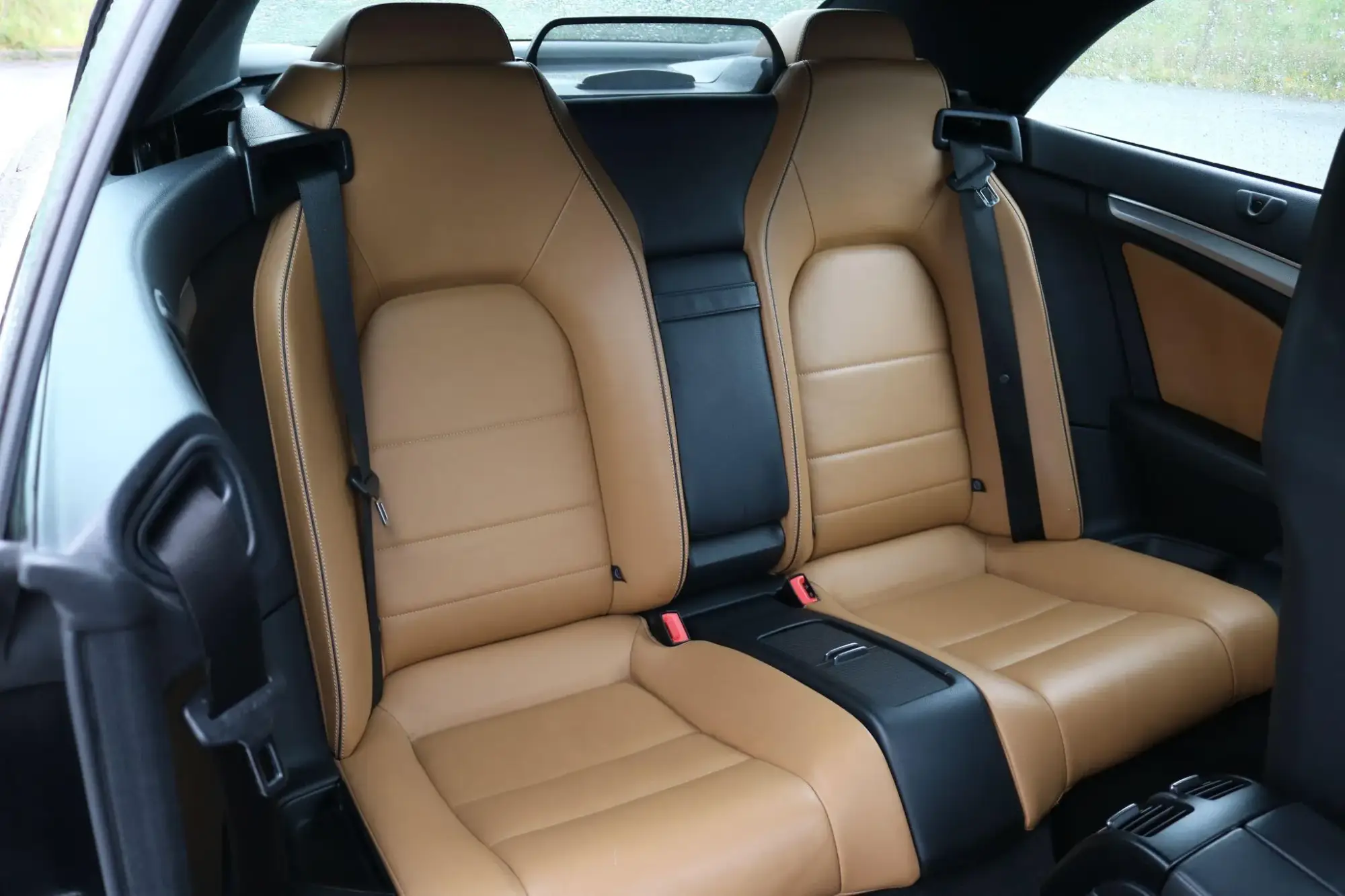 Mercedes-Benz E-Class Image 28 Mercedes-Benz E-Class Image 28