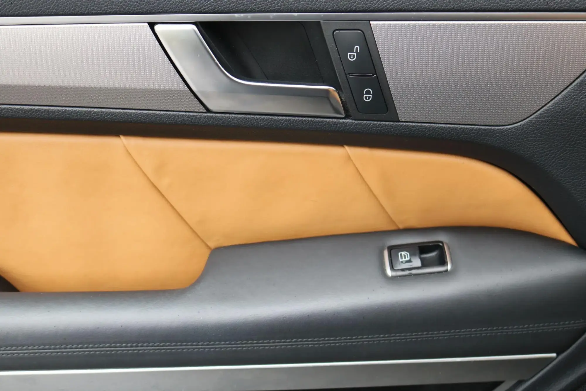 Mercedes-Benz E-Class Image 30 Mercedes-Benz E-Class Image 30