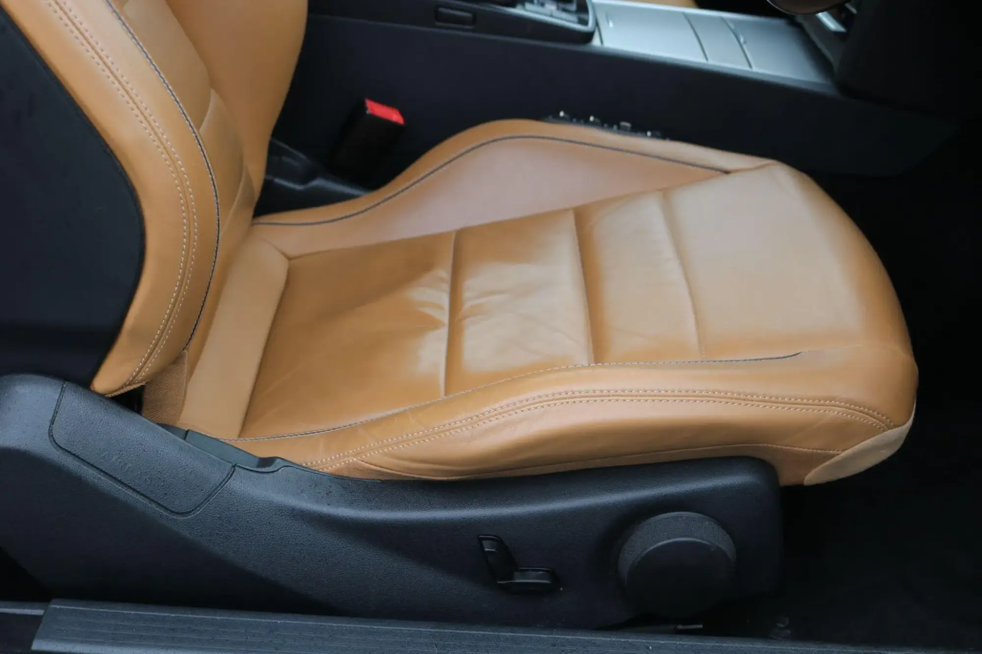 Mercedes-Benz E-Class Image 32 Mercedes-Benz E-Class Image 32