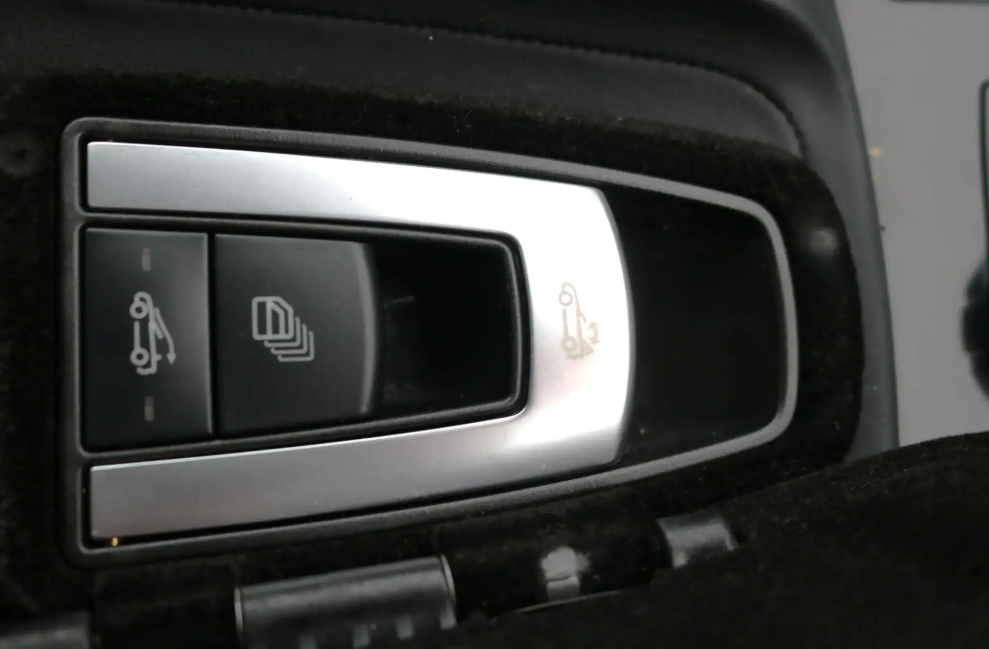 Mercedes-Benz E-Class Image 26 Mercedes-Benz E-Class Image 26