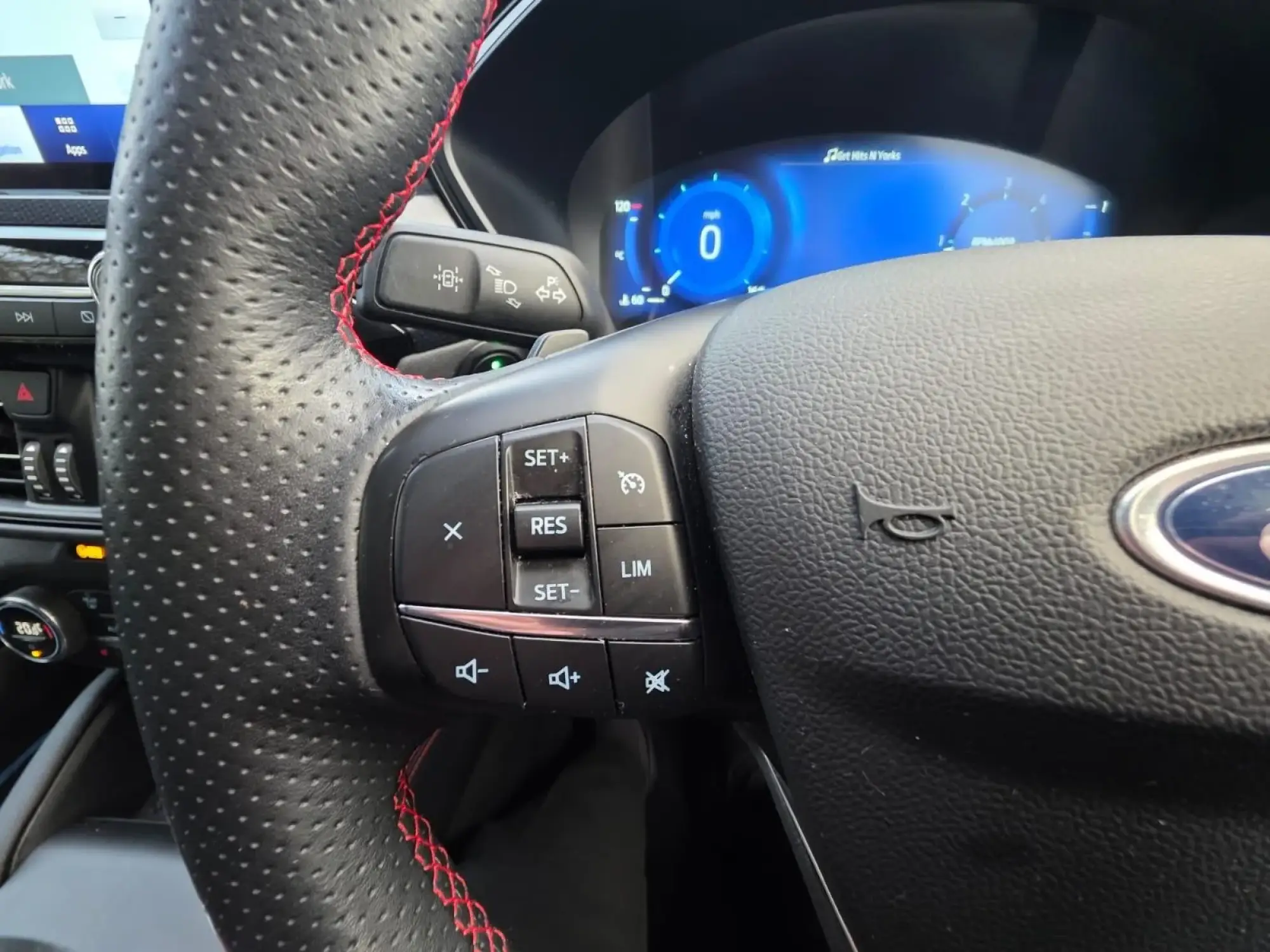 Ford Kuga Image 20