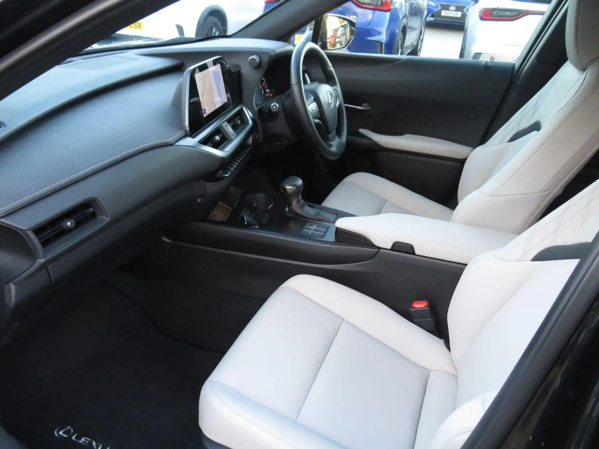 Lexus UX Self-Charging Hybrid Image 12 Lexus UX Self-Charging Hybrid Image 12