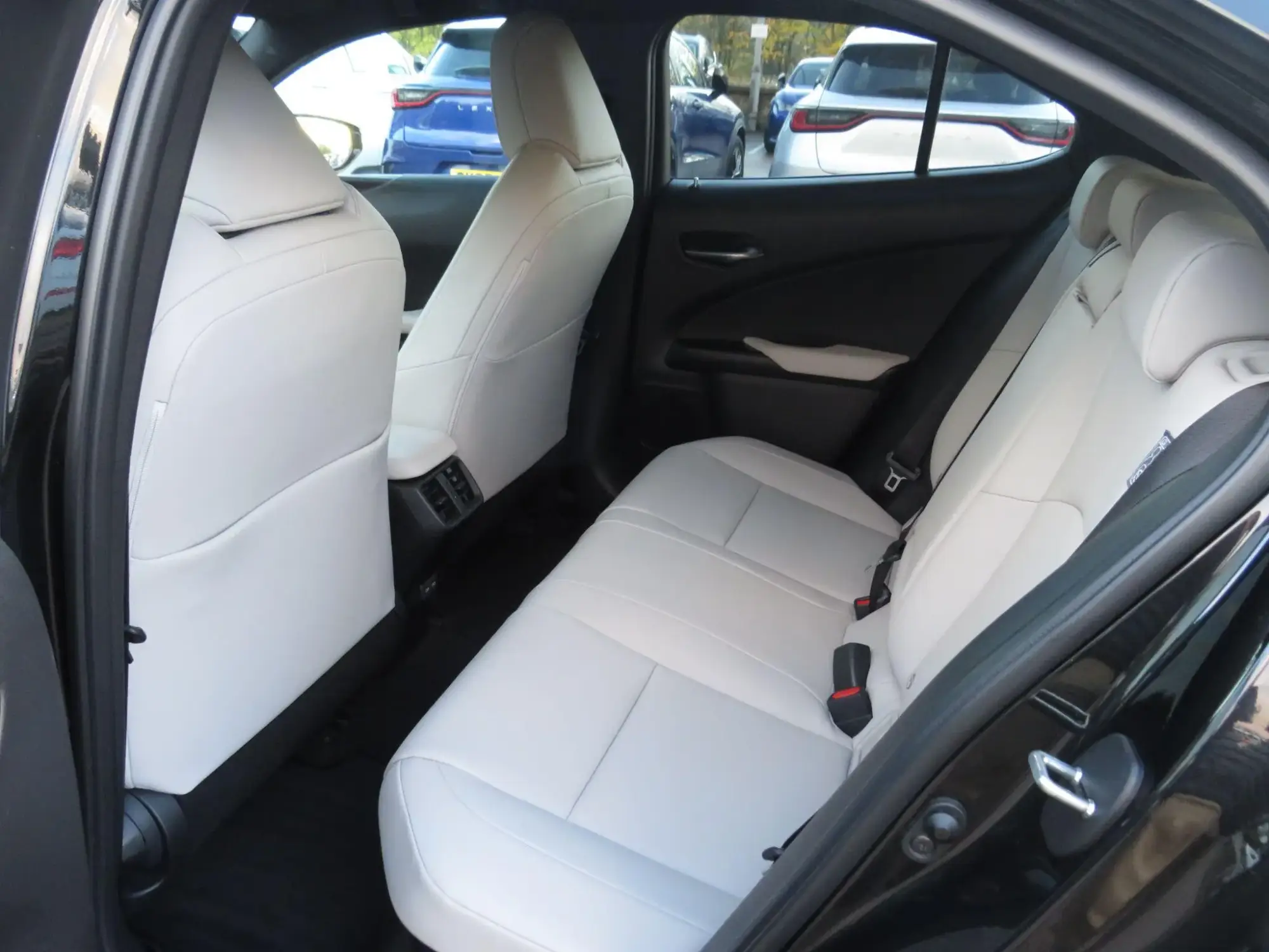 Lexus UX Self-Charging Hybrid Image 18 Lexus UX Self-Charging Hybrid Image 18