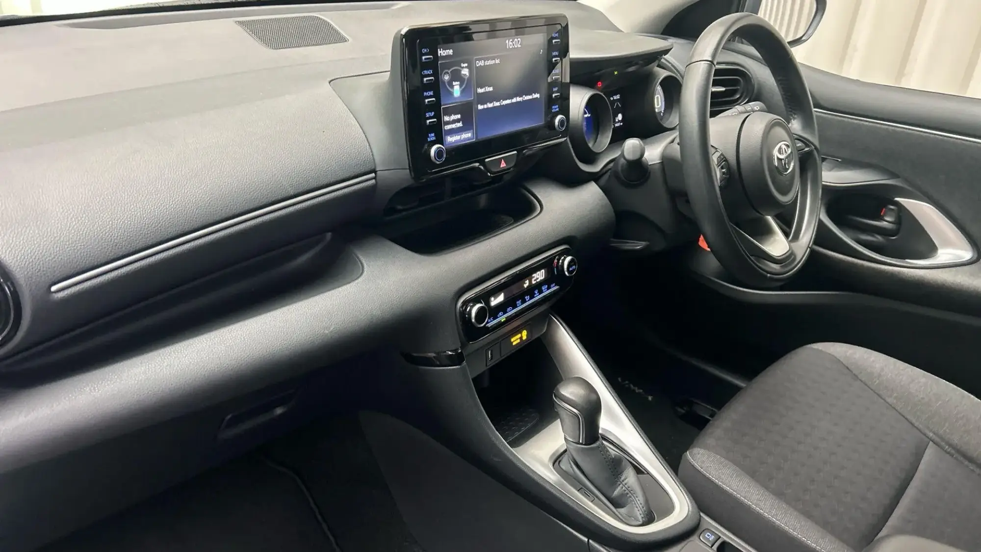 Toyota Yaris Hybrid Image 35 Toyota Yaris Hybrid Image 35