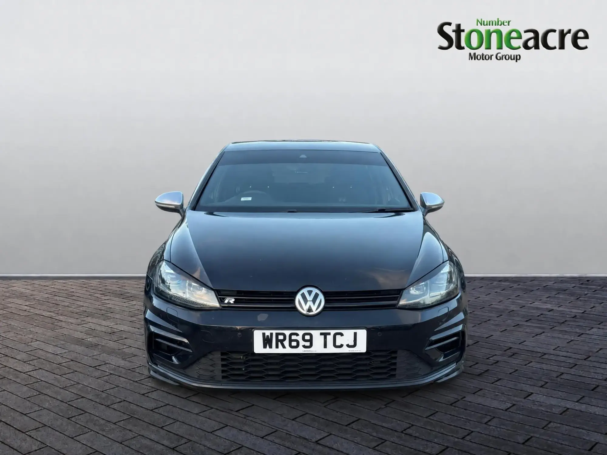 Volkswagen Golf 2.0 TSI R DSG 4Motion Euro 6 (s/s) 5dr WR69TCJ Image 2 Volkswagen Golf 2.0 TSI R DSG 4Motion Euro 6 (s/s) 5dr WR69TCJ Image 2