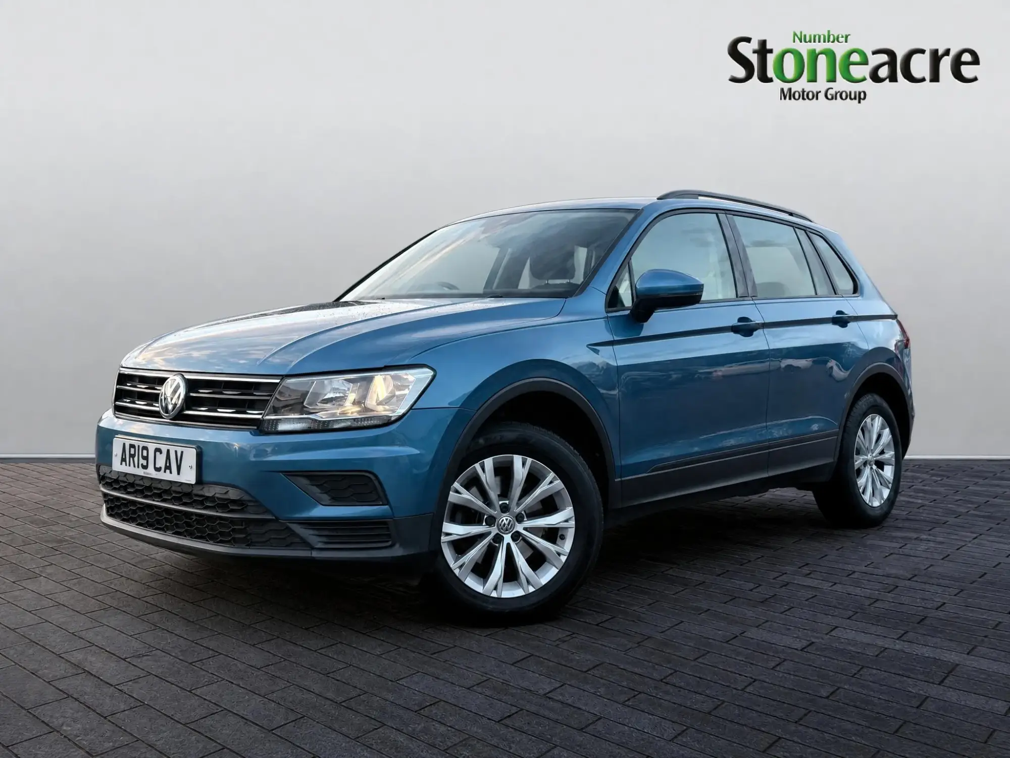 Volkswagen Tiguan 2.0 TDI S 4Motion Euro 6 (s/s) 5dr AR19CAV Image 3