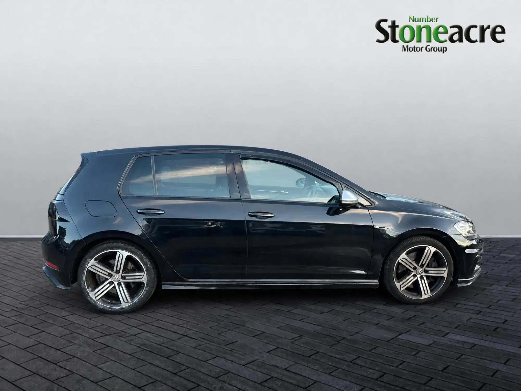 Volkswagen Golf Image 8