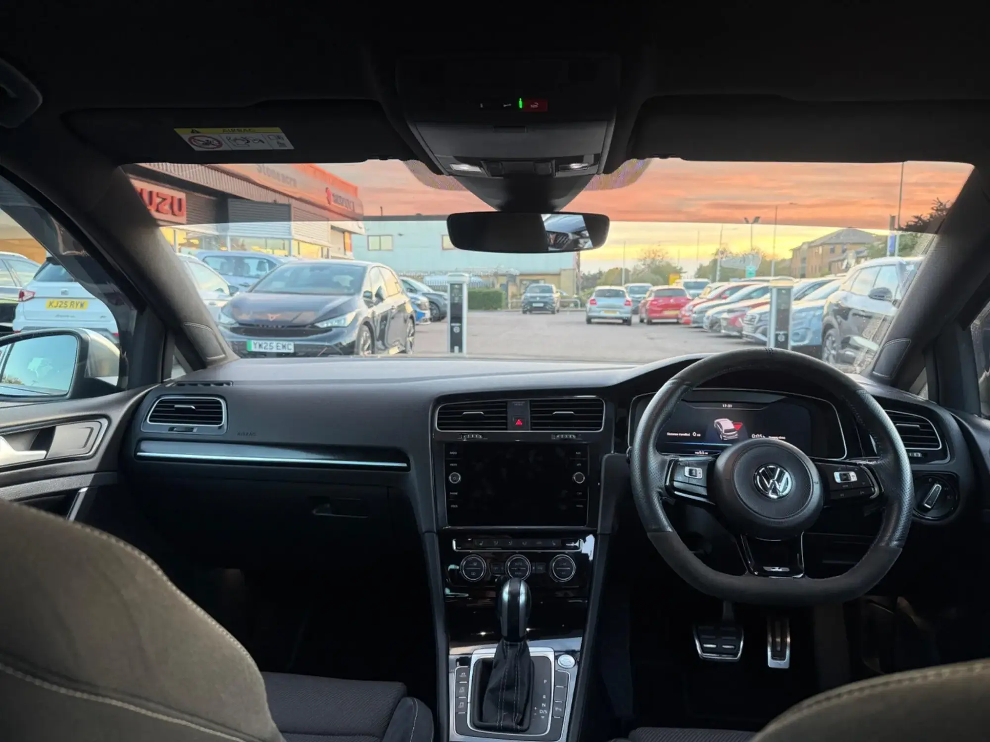 Volkswagen Golf Image 10