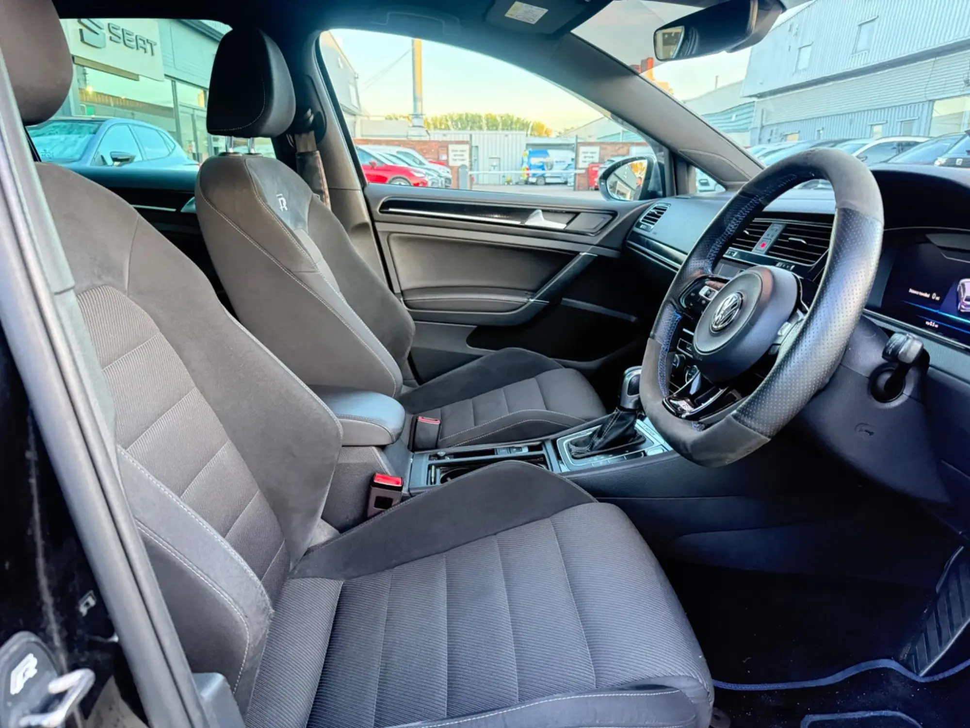 Volkswagen Golf Image 13
