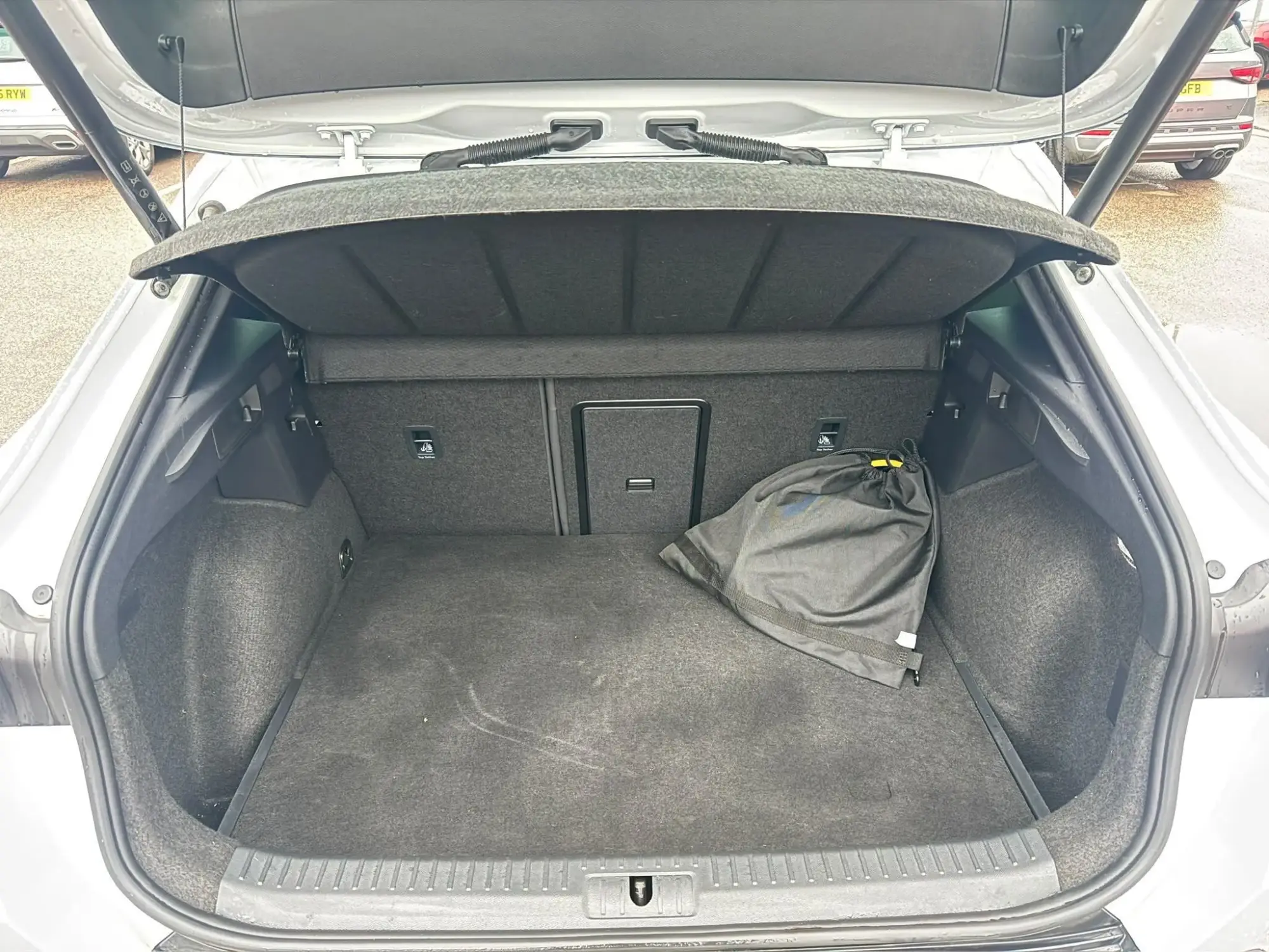 CUPRA Formentor 1.5 eHybrid 25.8kWh V2 DSG Euro 6 (s/s) 5dr KR26ESO Image 2 CUPRA Formentor 1.5 eHybrid 25.8kWh V2 DSG Euro 6 (s/s) 5dr KR26ESO Image 2
