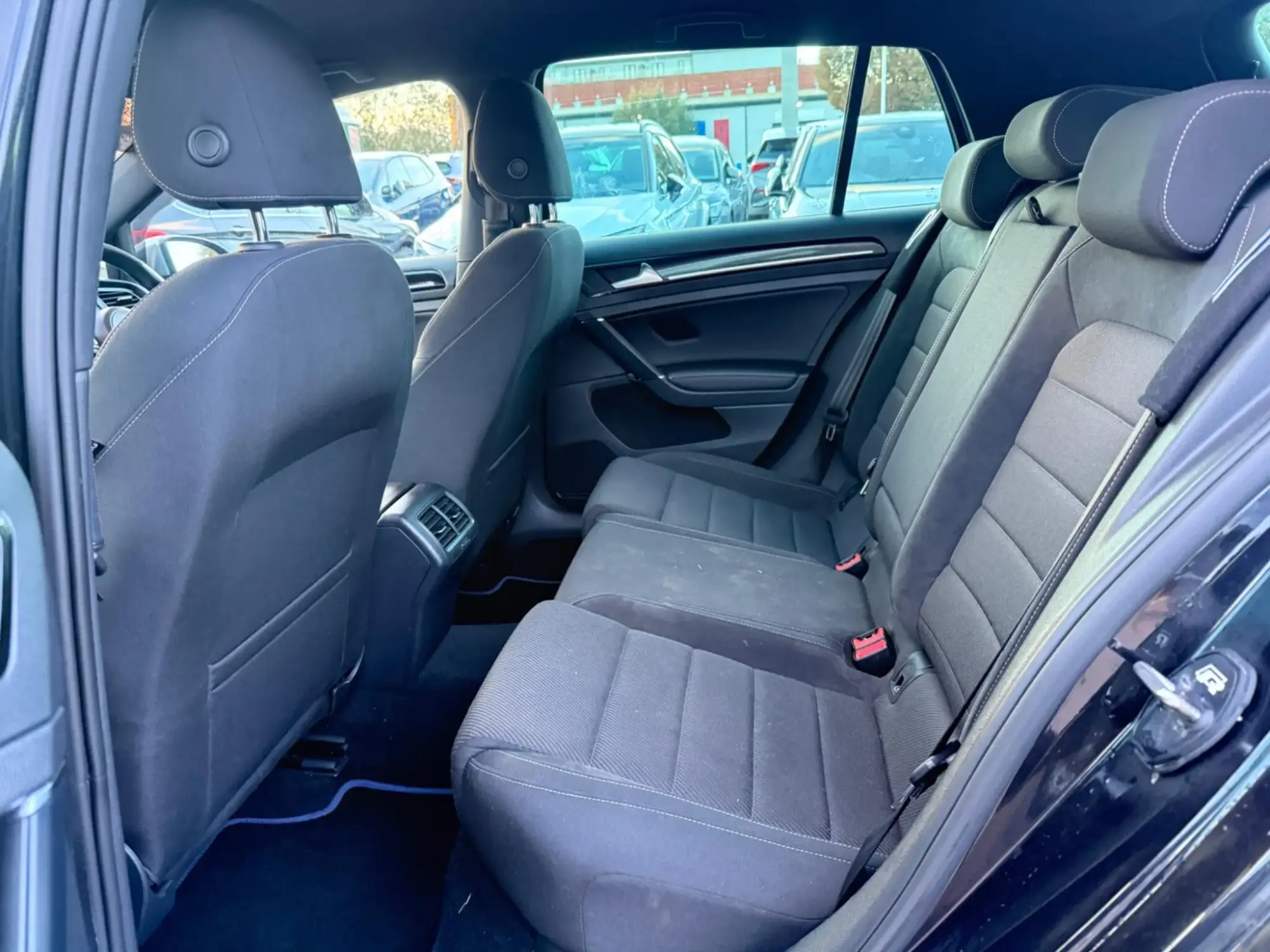 Volkswagen Golf Image 15