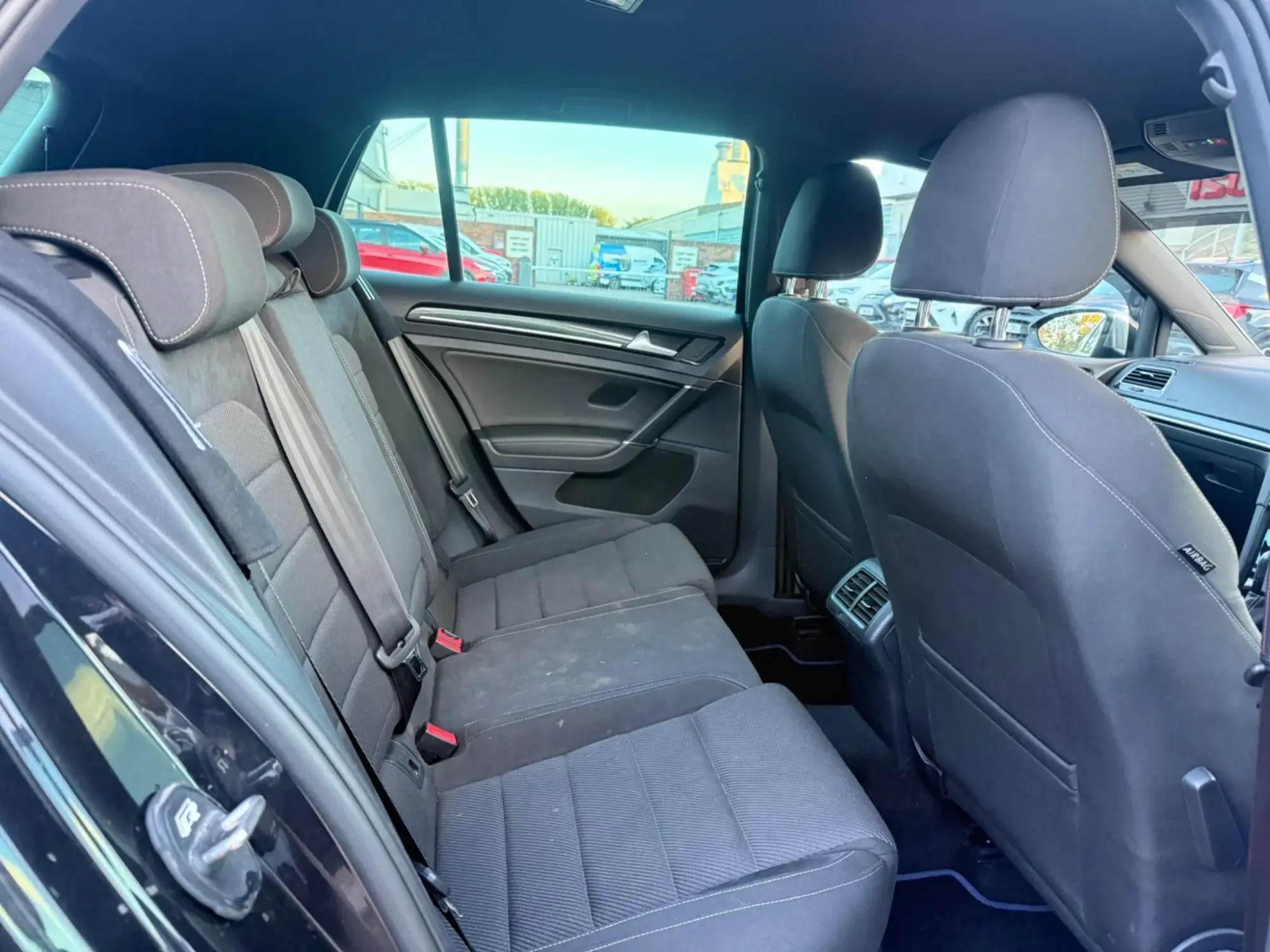 Volkswagen Golf Image 16