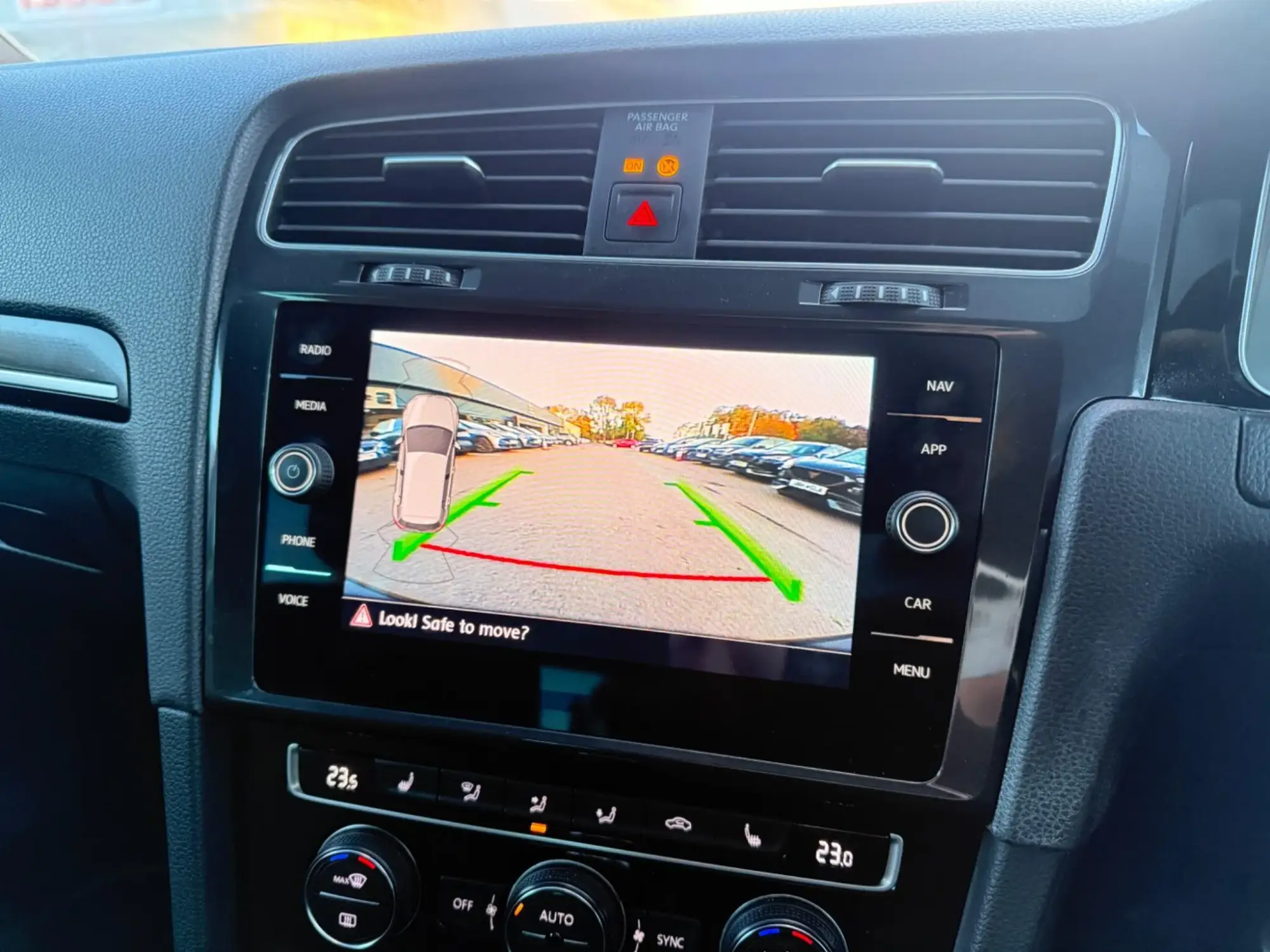 Volkswagen Golf Image 27