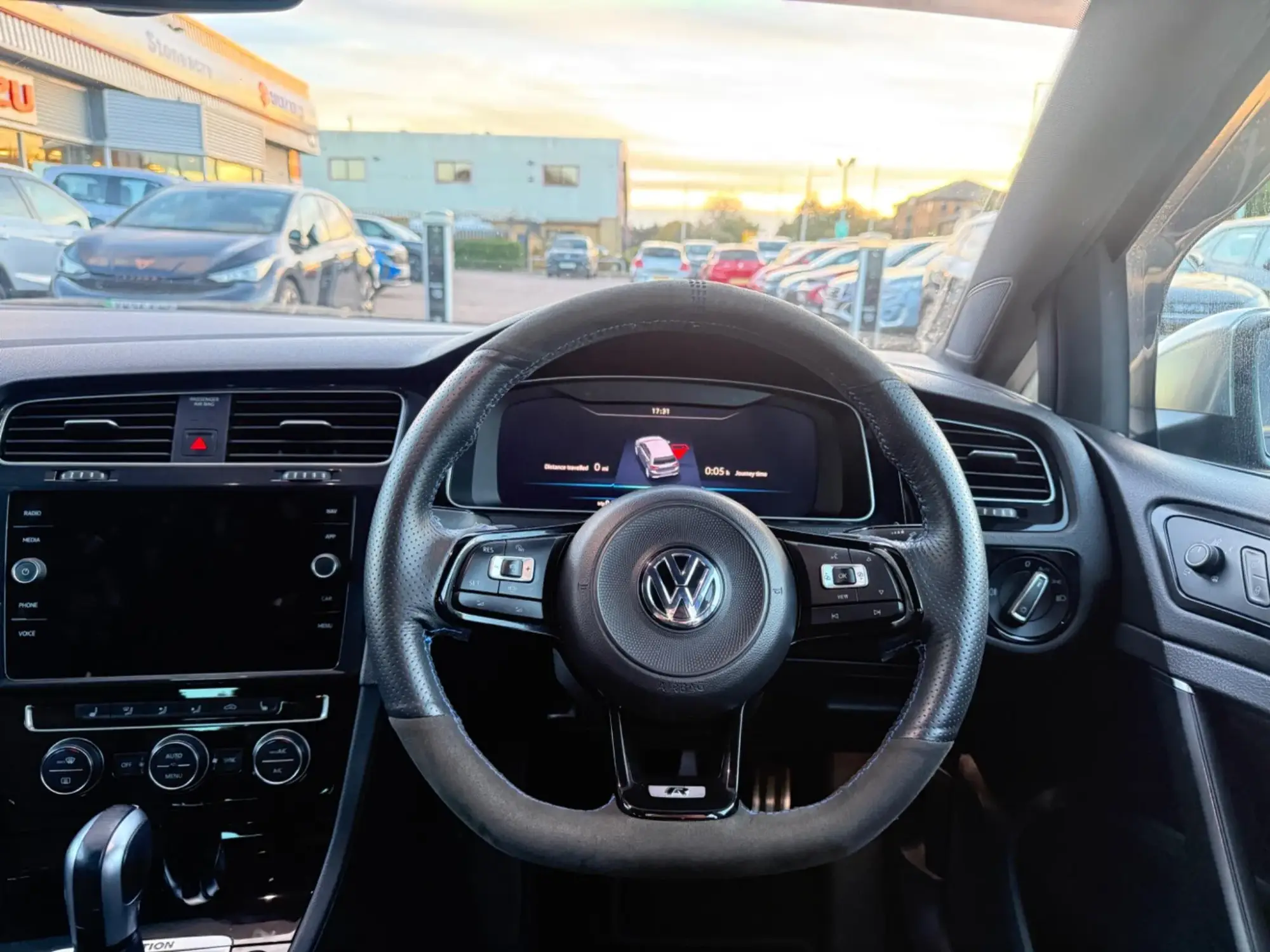 Volkswagen Golf Image 30