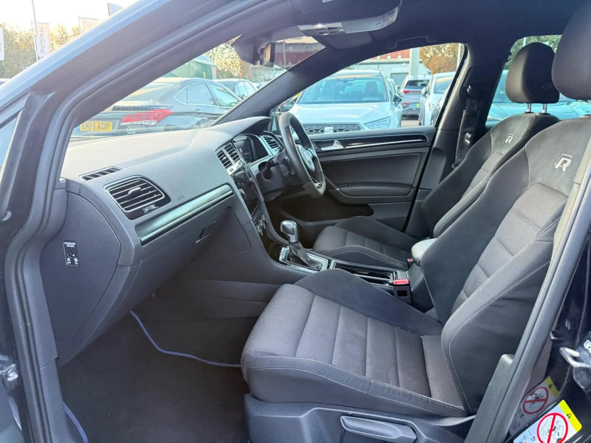 Volkswagen Golf Image 31