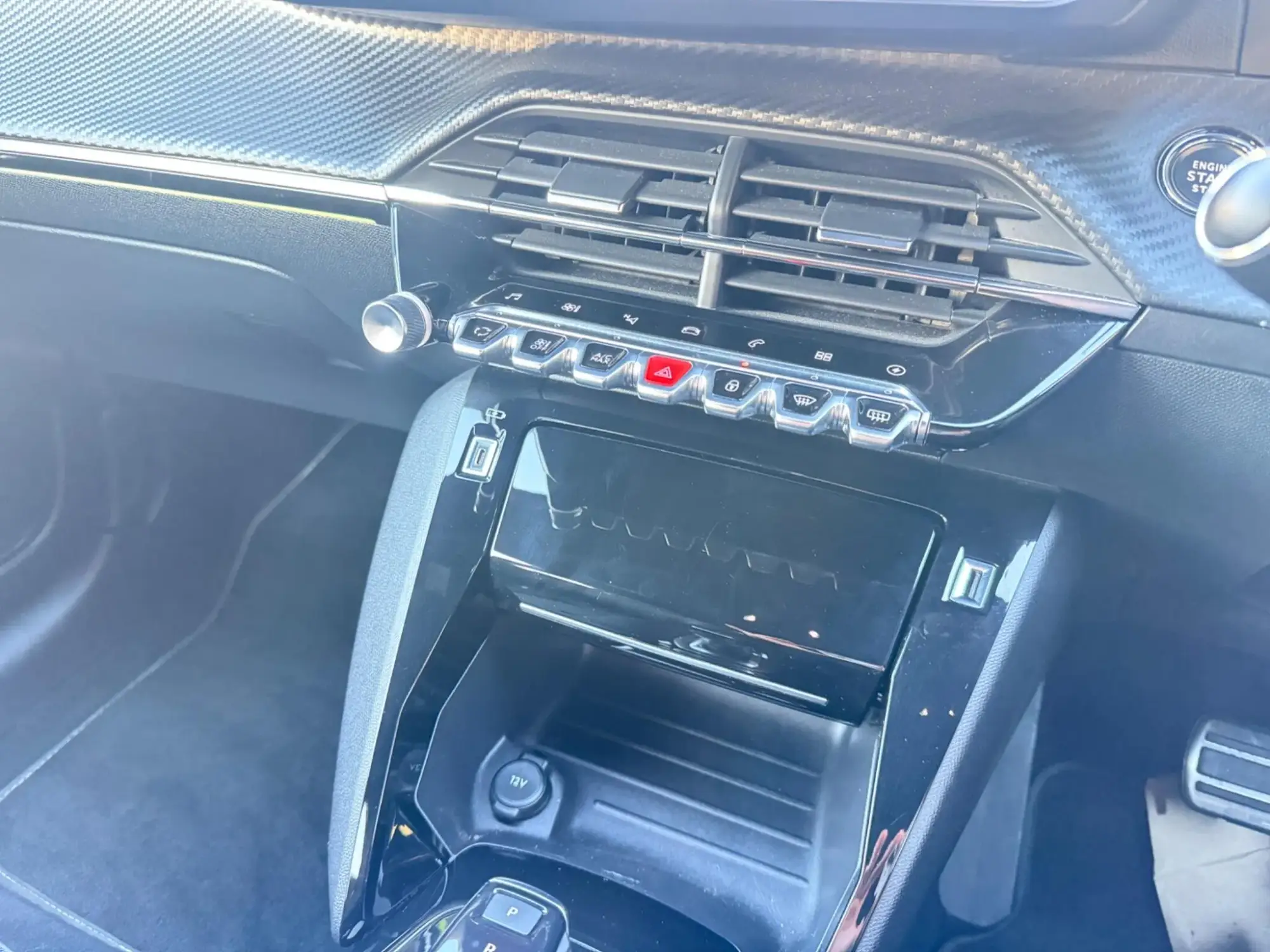 Peugeot E-208 Image 15
