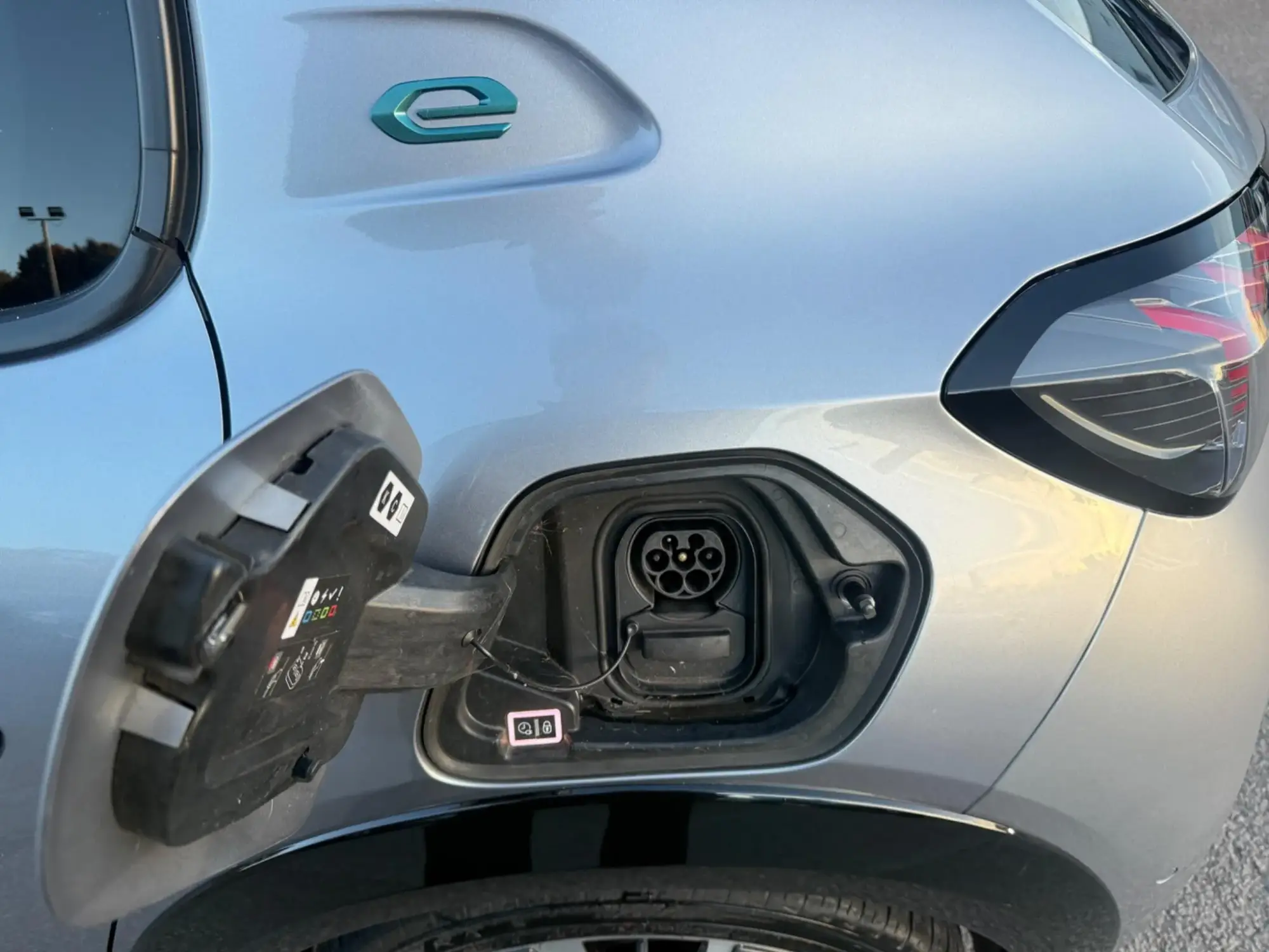 Peugeot E-208 Image 16
