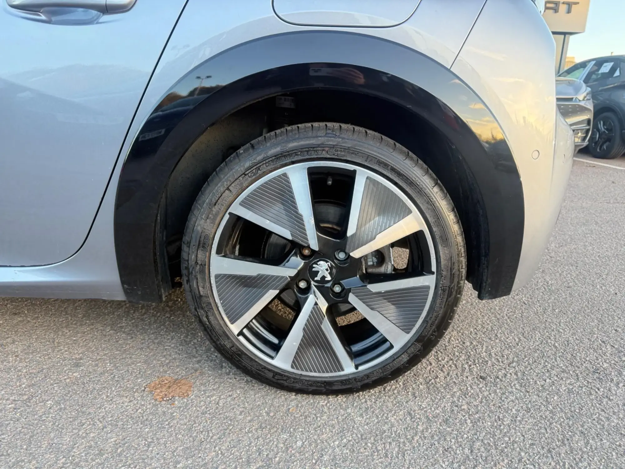 Peugeot E-208 Image 17