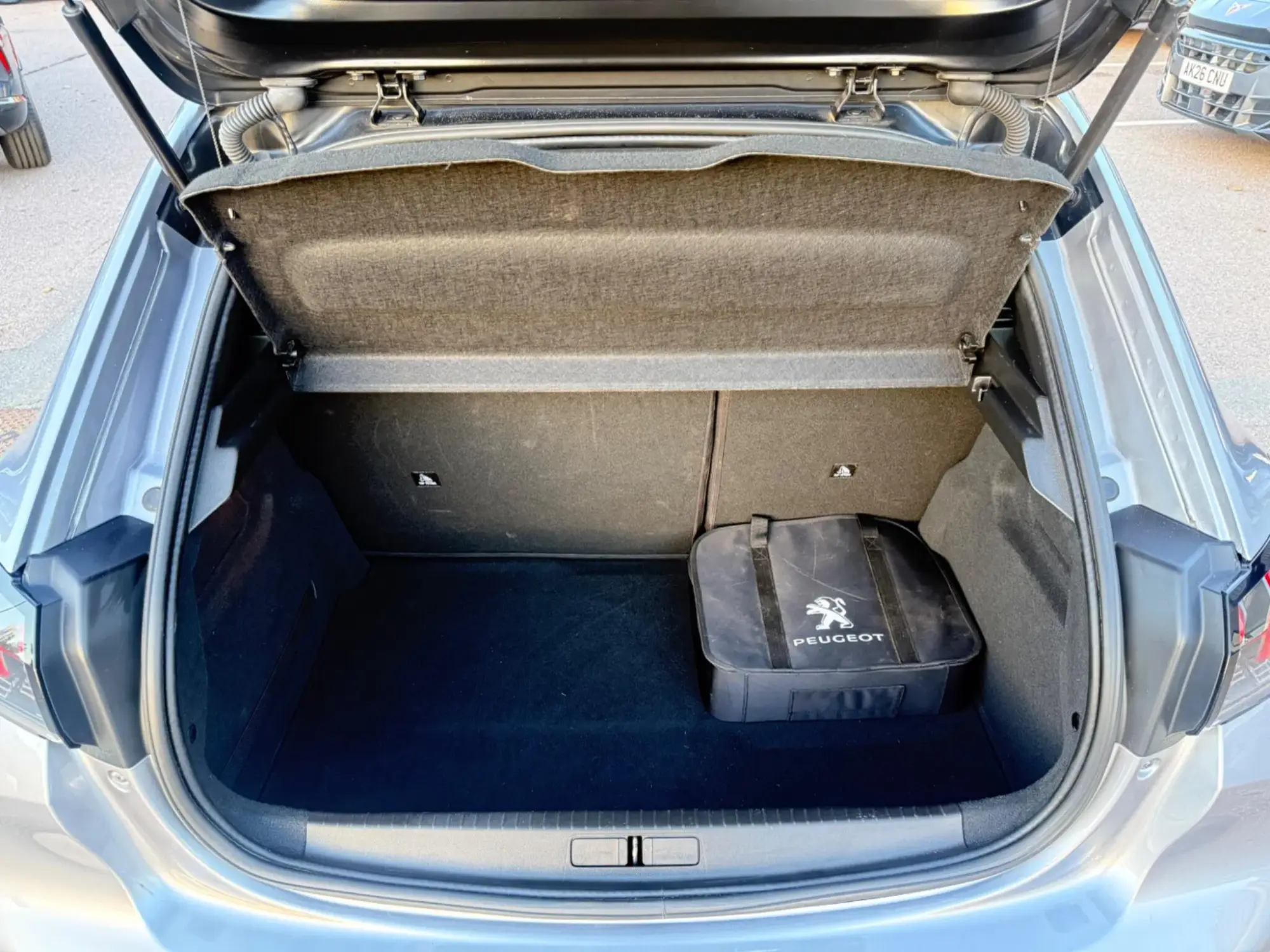 Peugeot E-208 Image 26