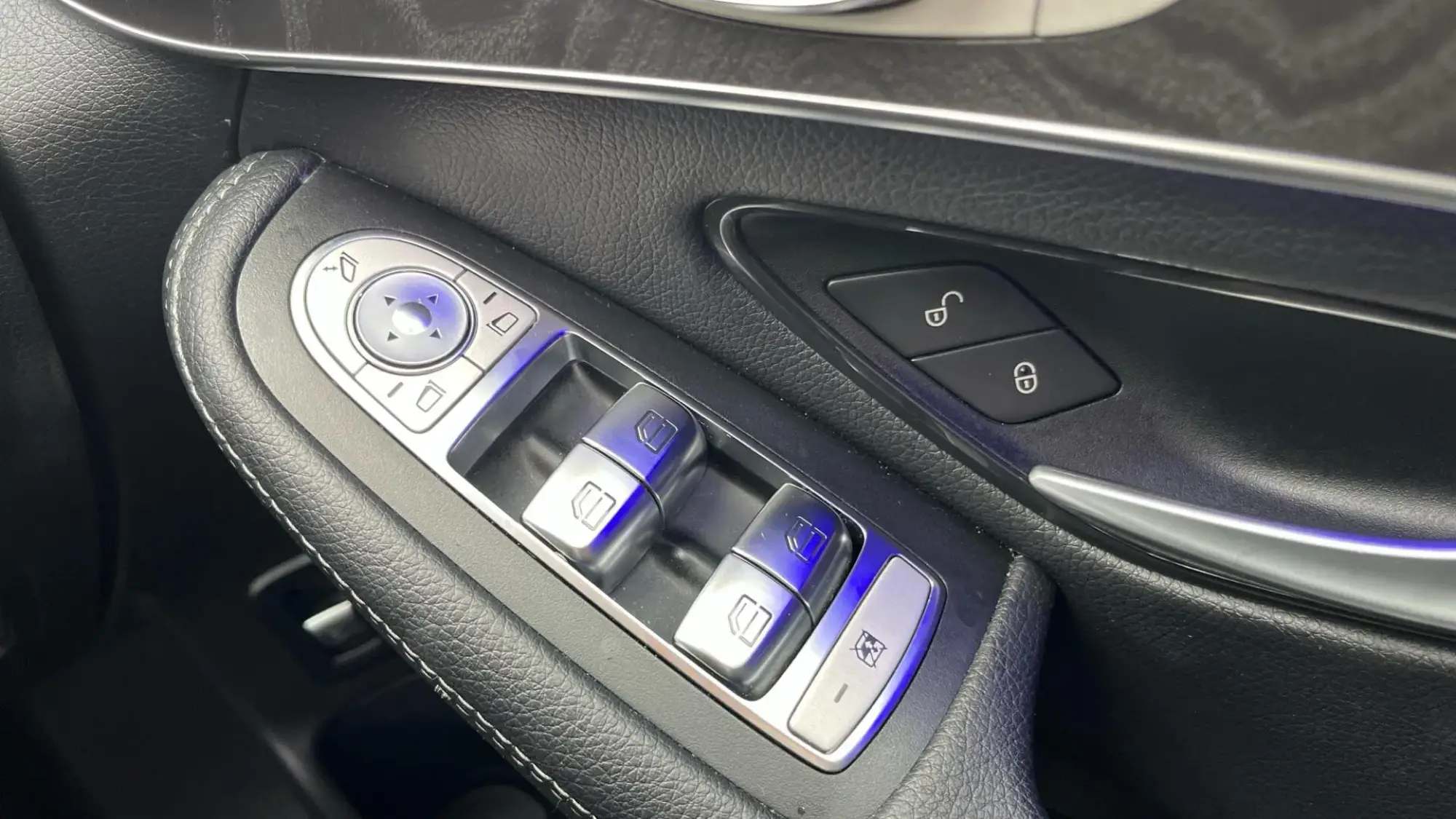 Mercedes-Benz GLC Image 22 Mercedes-Benz GLC Image 22