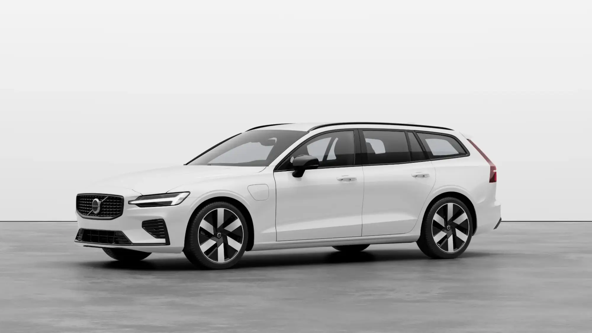 Volvo V60 Plug-In Hybrid 2.0 T6 [335] PHEV Plus Dark 5dr AWD Auto Image 1