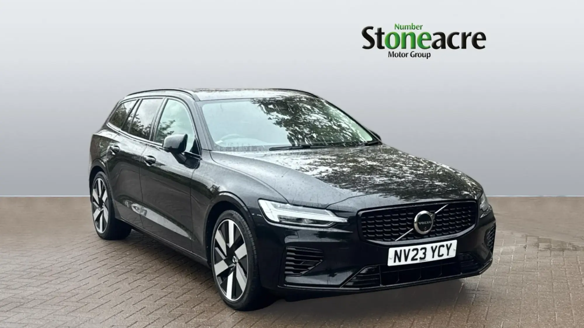 Volvo V60 2.0 T8 Recharge 18.8kWh Ultimate Auto AWD Euro 6 (s/s) 5dr NV23YCY Image 1