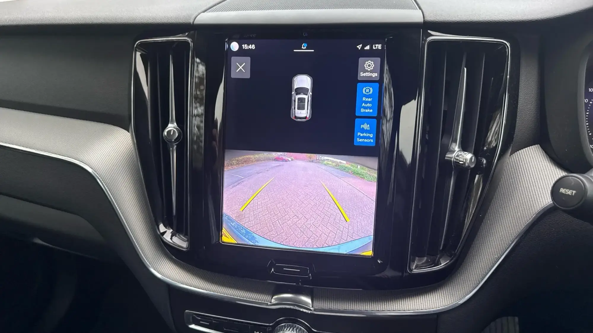 Volvo XC60 Image 17