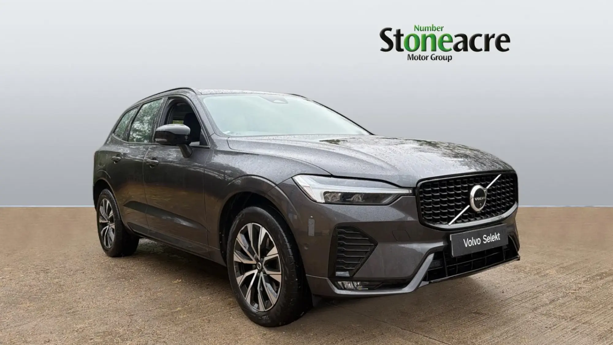Volvo XC60 Plus (Dark) B4 AWD mild hybrid (Diesel) YJ72BJA Image 1