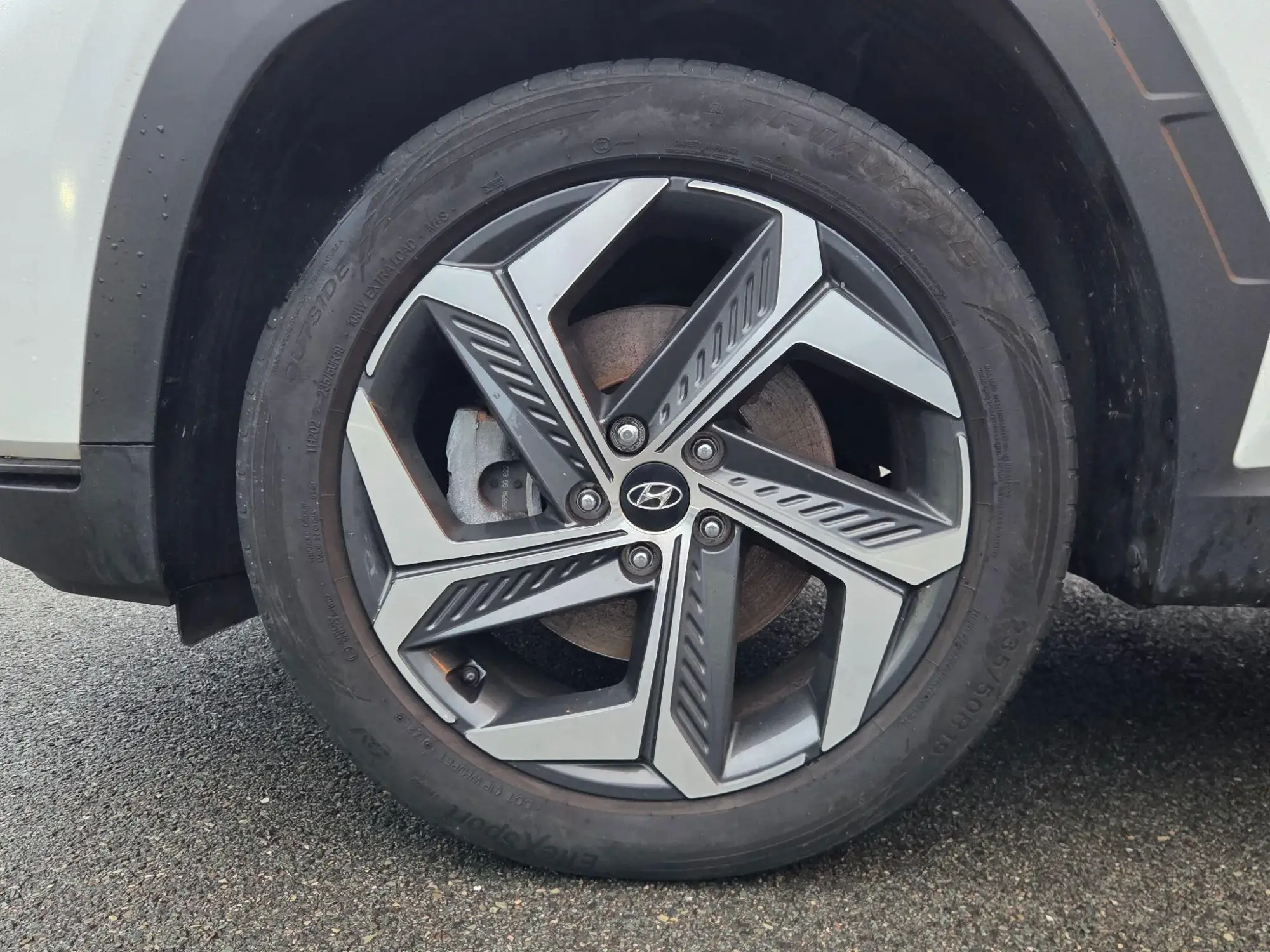 Hyundai TUCSON Hybrid Image 12 Hyundai TUCSON Hybrid Image 12
