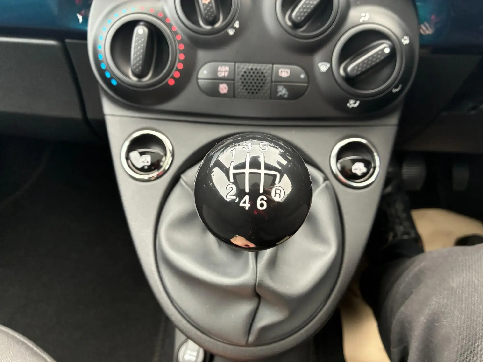 Fiat 500 Hybrid Image 20 Fiat 500 Hybrid Image 20