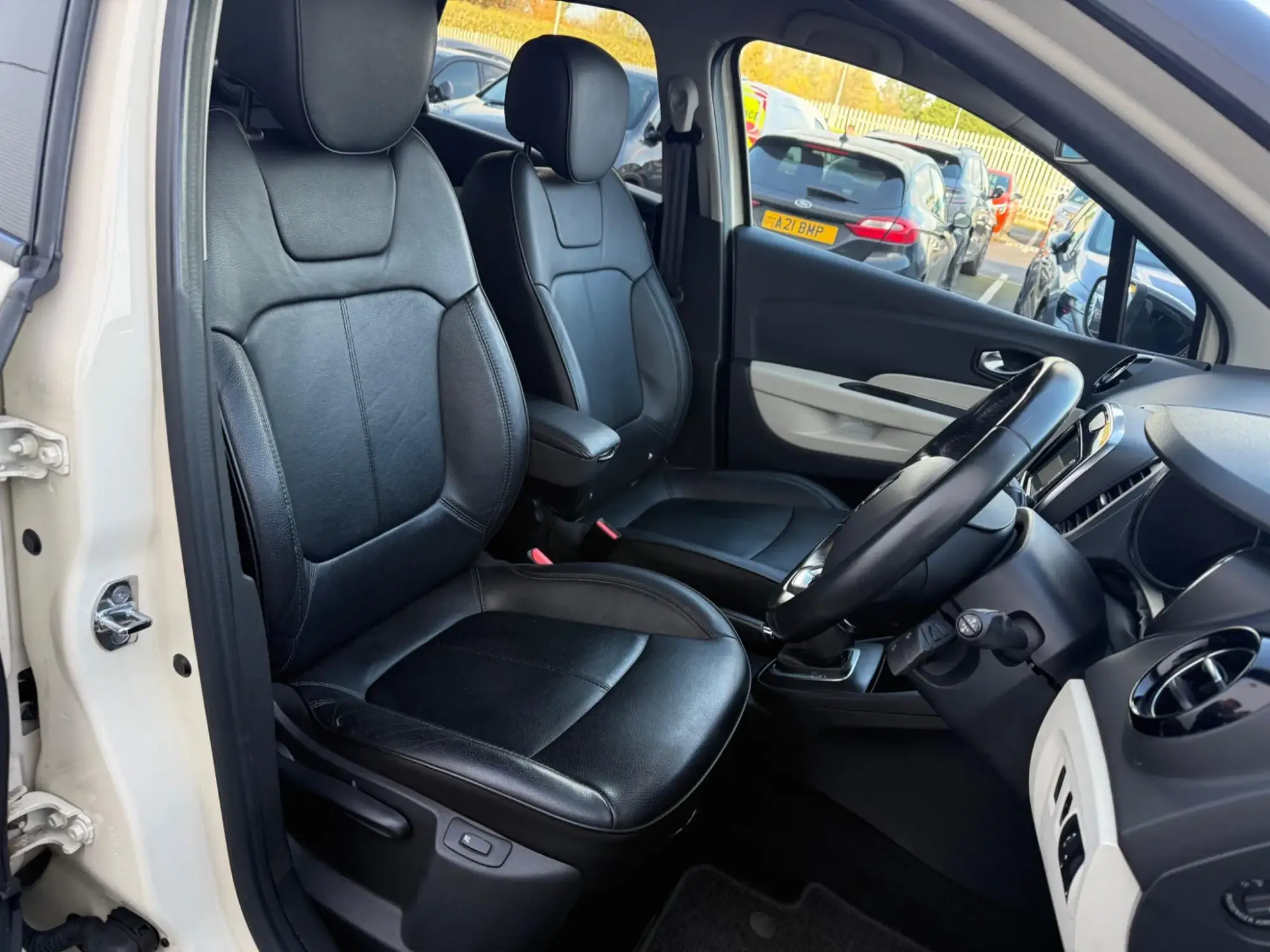 Renault Captur Image 12 Renault Captur Image 12