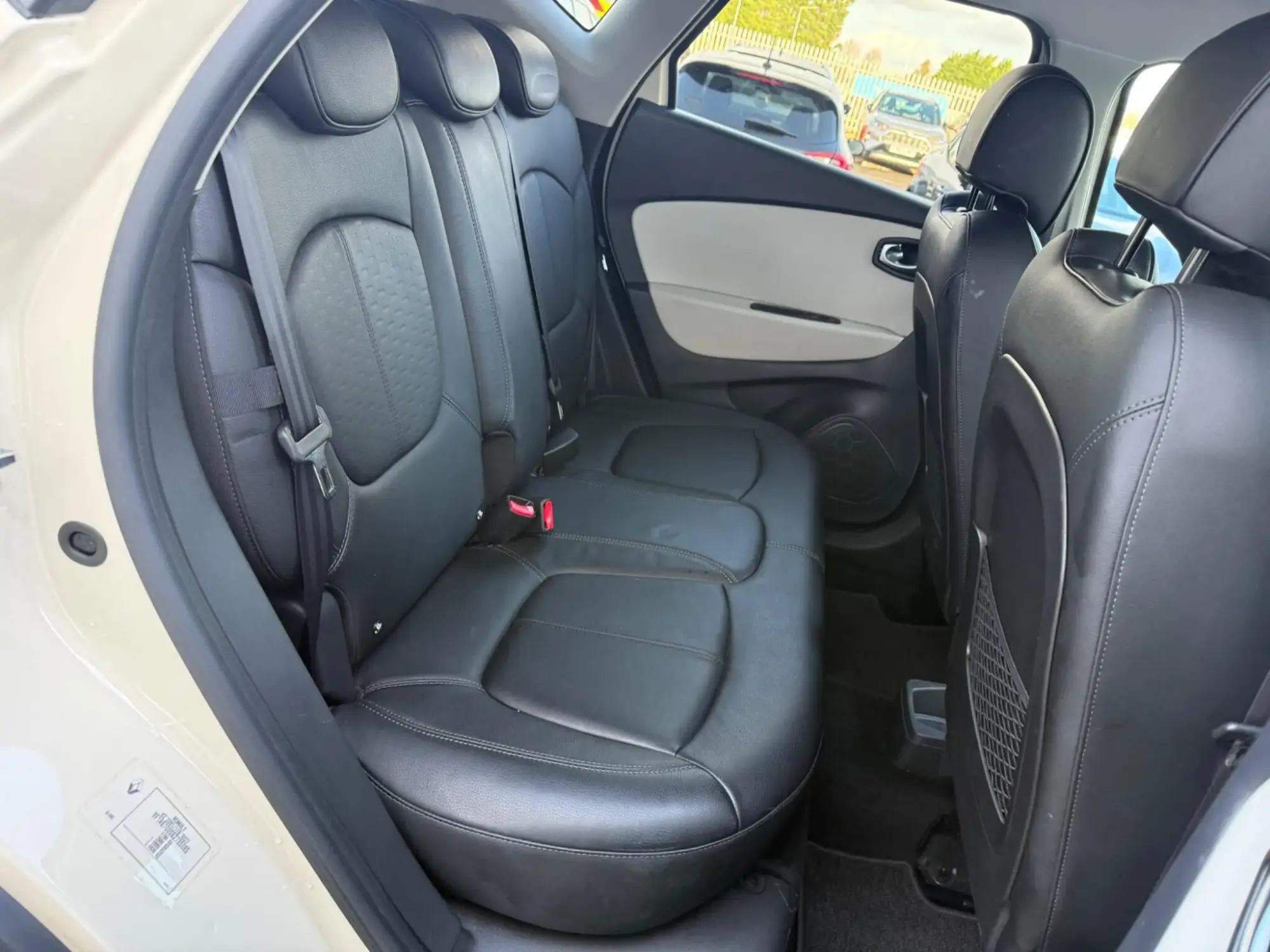 Renault Captur Image 18 Renault Captur Image 18