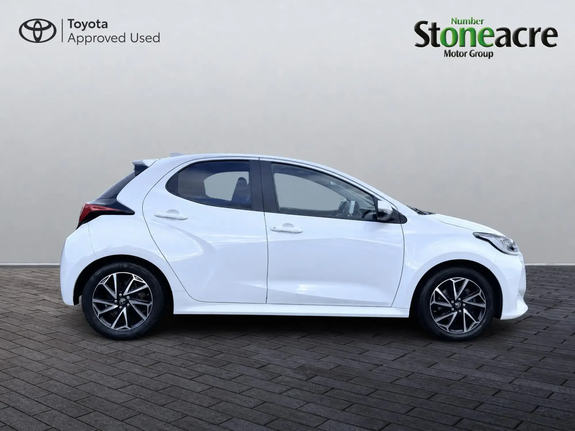Toyota Yaris Hybrid 1.5 Hybrid Design 5dr CVT NV23TTO Image 2 Toyota Yaris Hybrid 1.5 Hybrid Design 5dr CVT NV23TTO Image 2