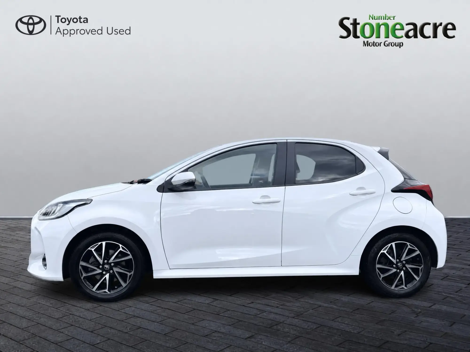 Toyota Yaris Hybrid Image 6