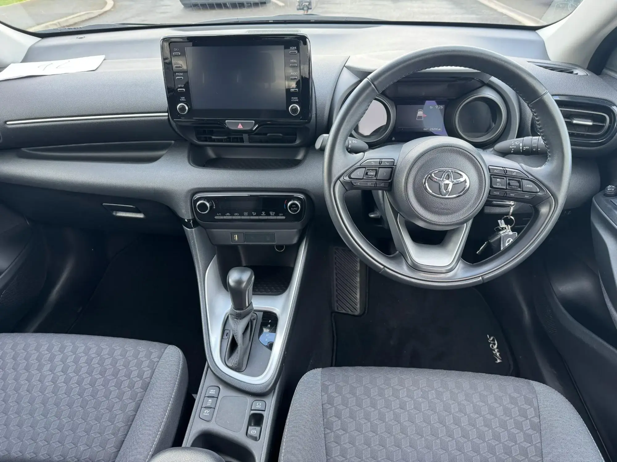 Toyota Yaris Hybrid Image 14
