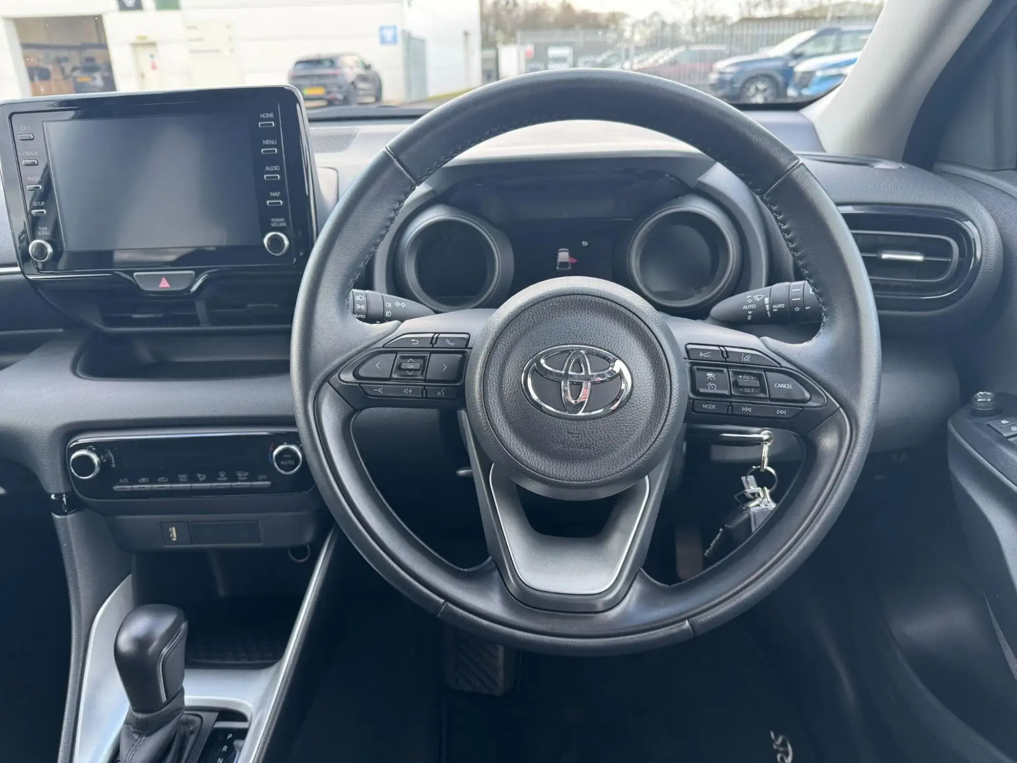 Toyota Yaris Hybrid Image 16