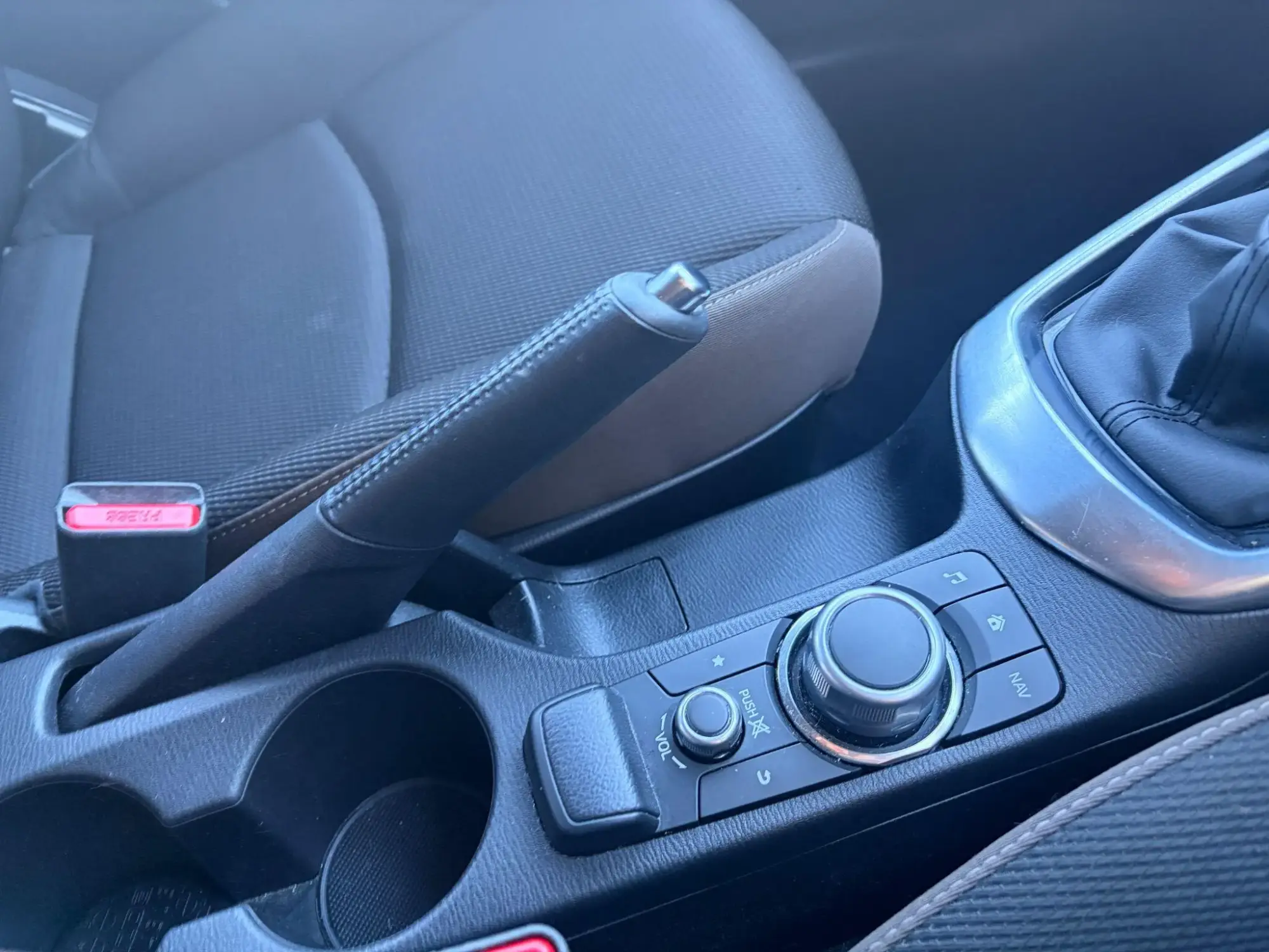 Mazda2 Image 12
