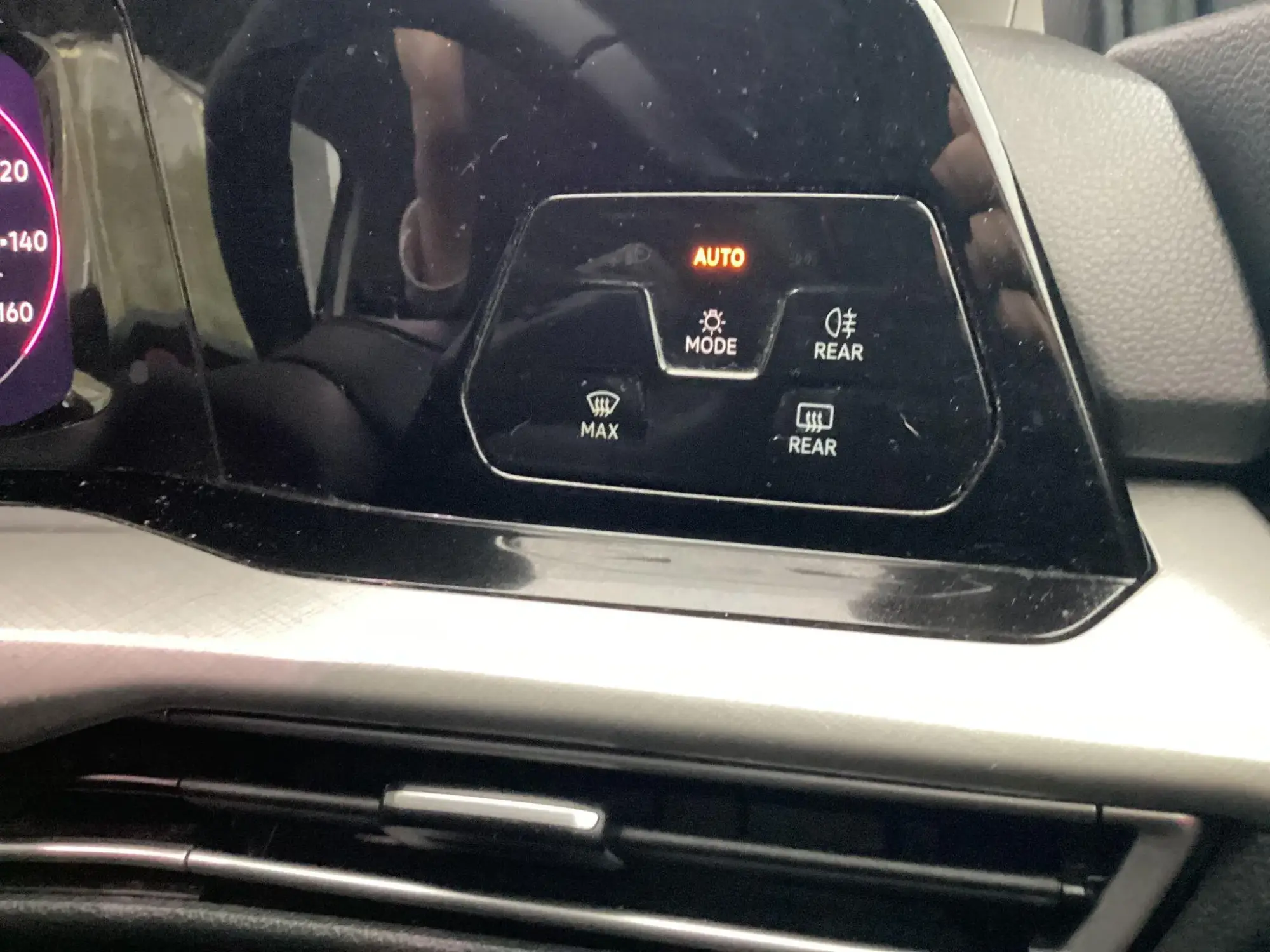 Volkswagen Golf Image 15