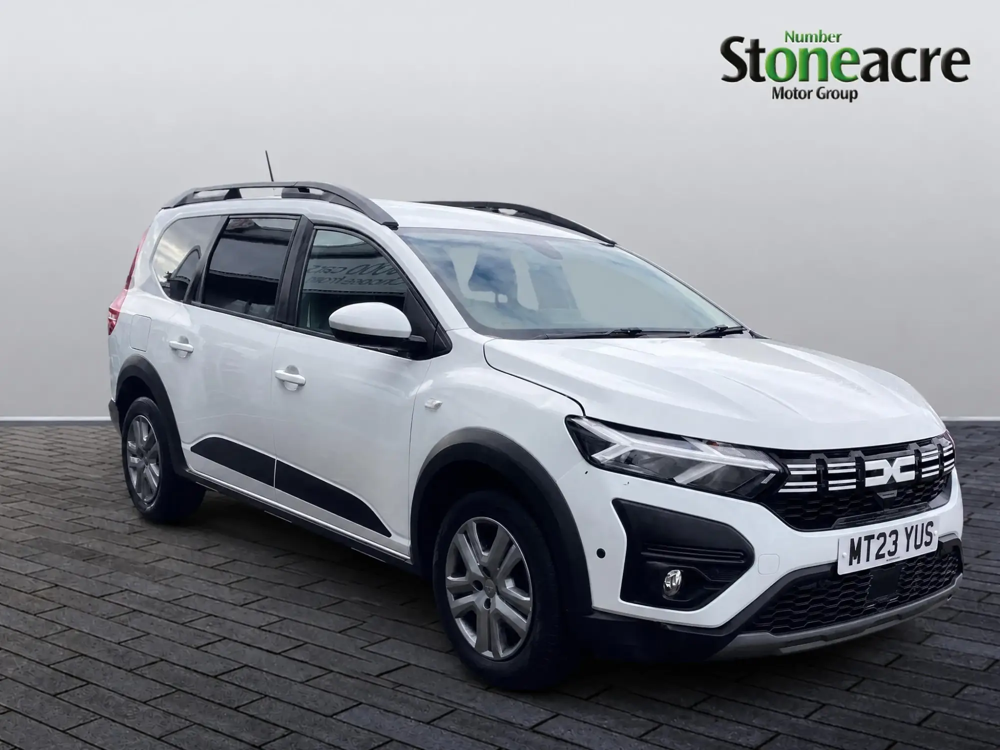 Dacia Jogger 1.0 TCe Expression Euro 6 (s/s) 5dr MT23YUS Image 1 Dacia Jogger 1.0 TCe Expression Euro 6 (s/s) 5dr MT23YUS Image 1