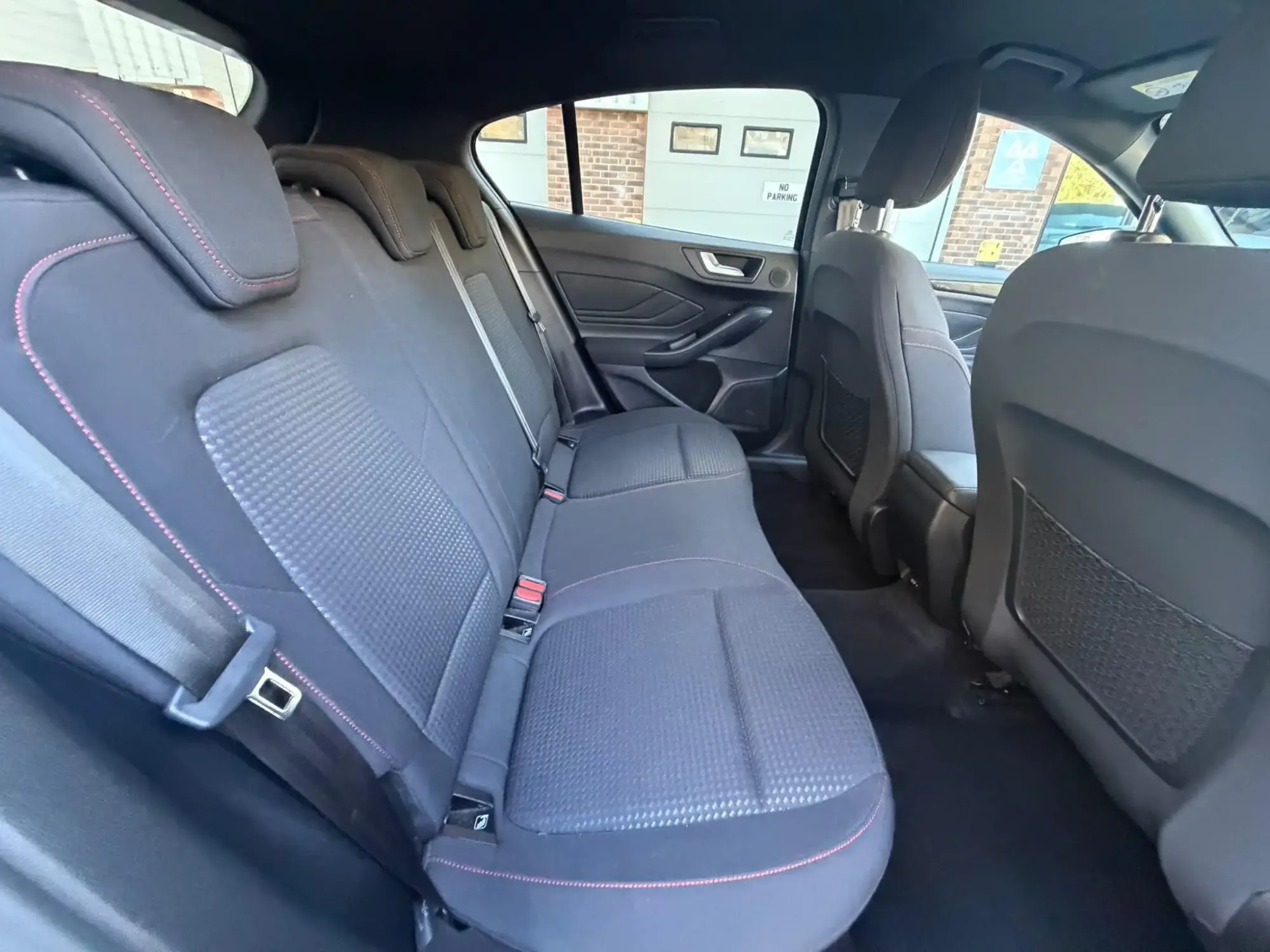 Ford Focus Image 14