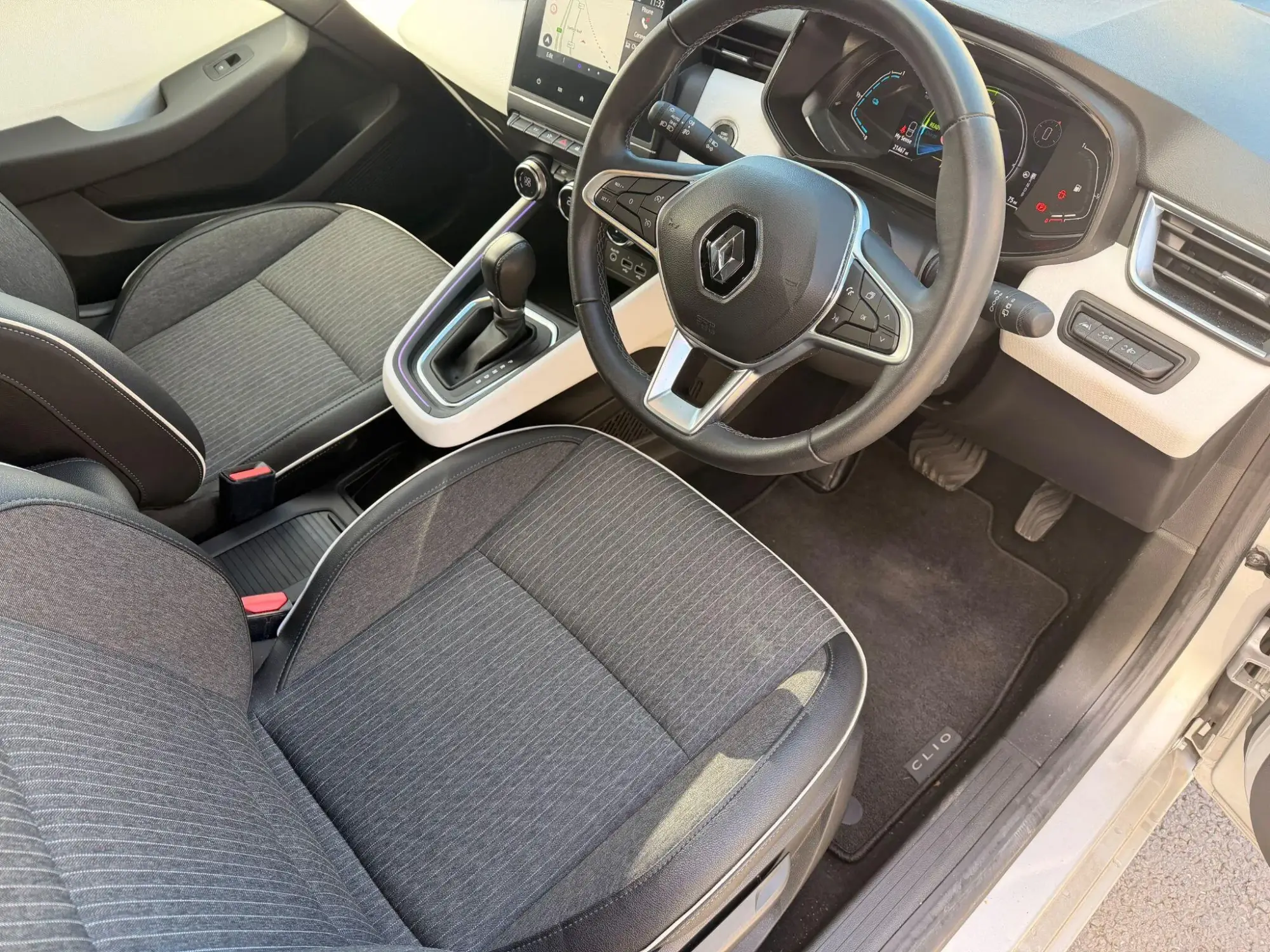 Renault Clio E-Tech Image 13