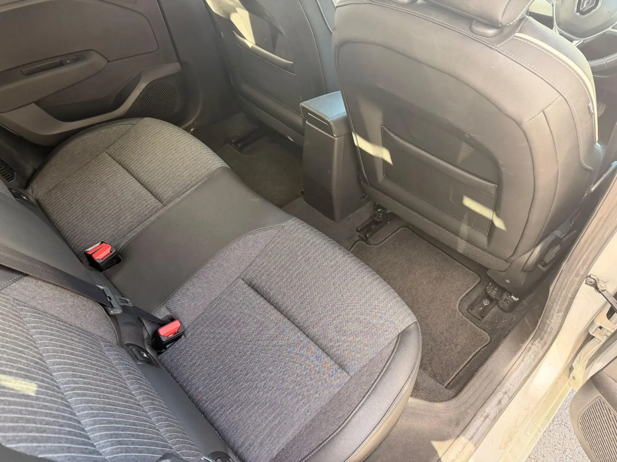 Renault Clio E-Tech Image 17