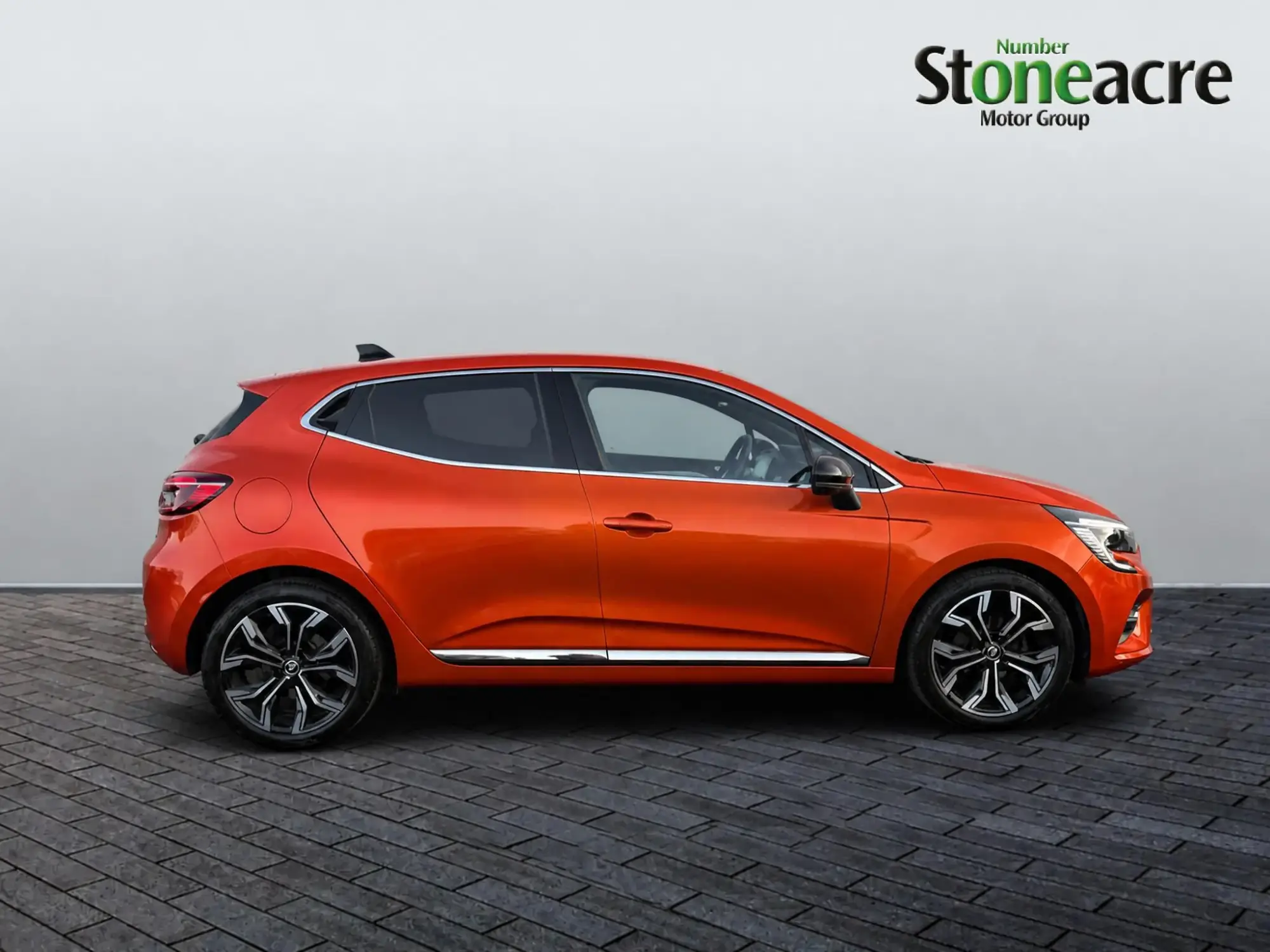 Renault Clio 1.0 TCe Techno Euro 6 (s/s) 5dr AU72SZR Image 2 Renault Clio 1.0 TCe Techno Euro 6 (s/s) 5dr AU72SZR Image 2